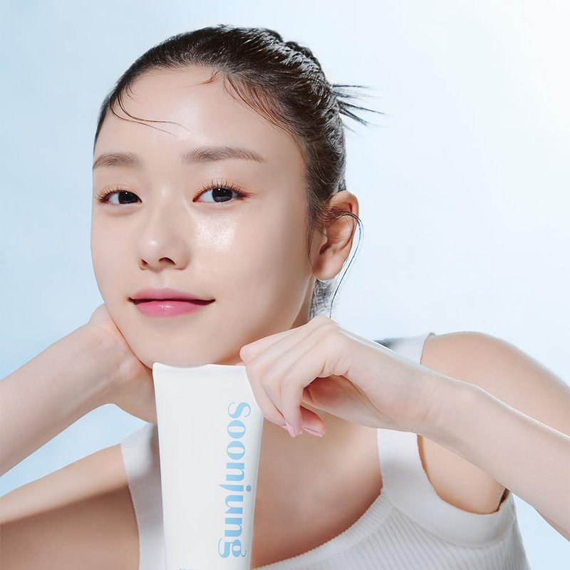ETUDE SoonJung 5.5 Foam Cleanser, Face Wash for Sensitive Skin, Soft Bubble, Hypoallergenic Cleansing, Mild Deep Cleansing, Low pH Level, Panthenol, Madecassoside, Korean Skin Care, Beauty (5.1 Fl Oz)