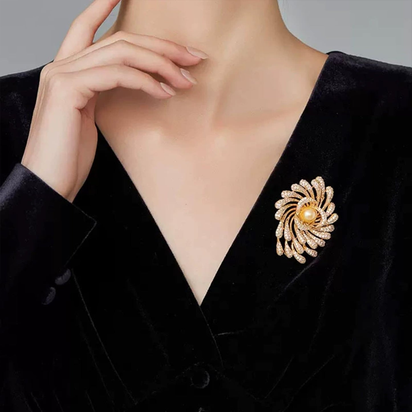 HETICA Women Animal Floral Brooch Pin Accessory Perfect as a Gift for Anniversary Celebrations, Parties, Or Everyday Wear (Fireworks)