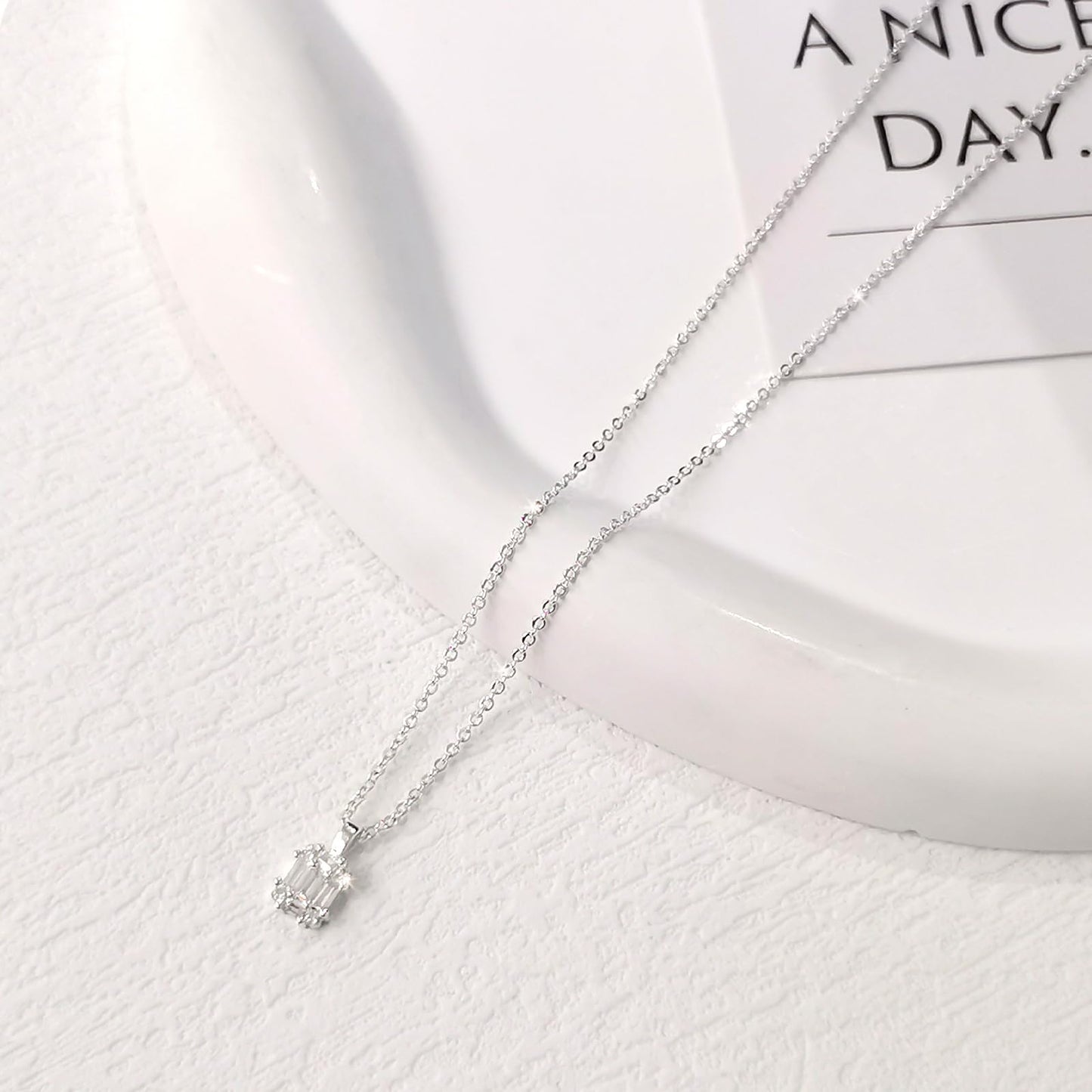 Zeffy Silver Necklace Diamond Pendant Necklaces Dainty Simple Cute Silver Cubic Zirconia Choker Necklaces for Women Trendy Silver Jewelry Gift