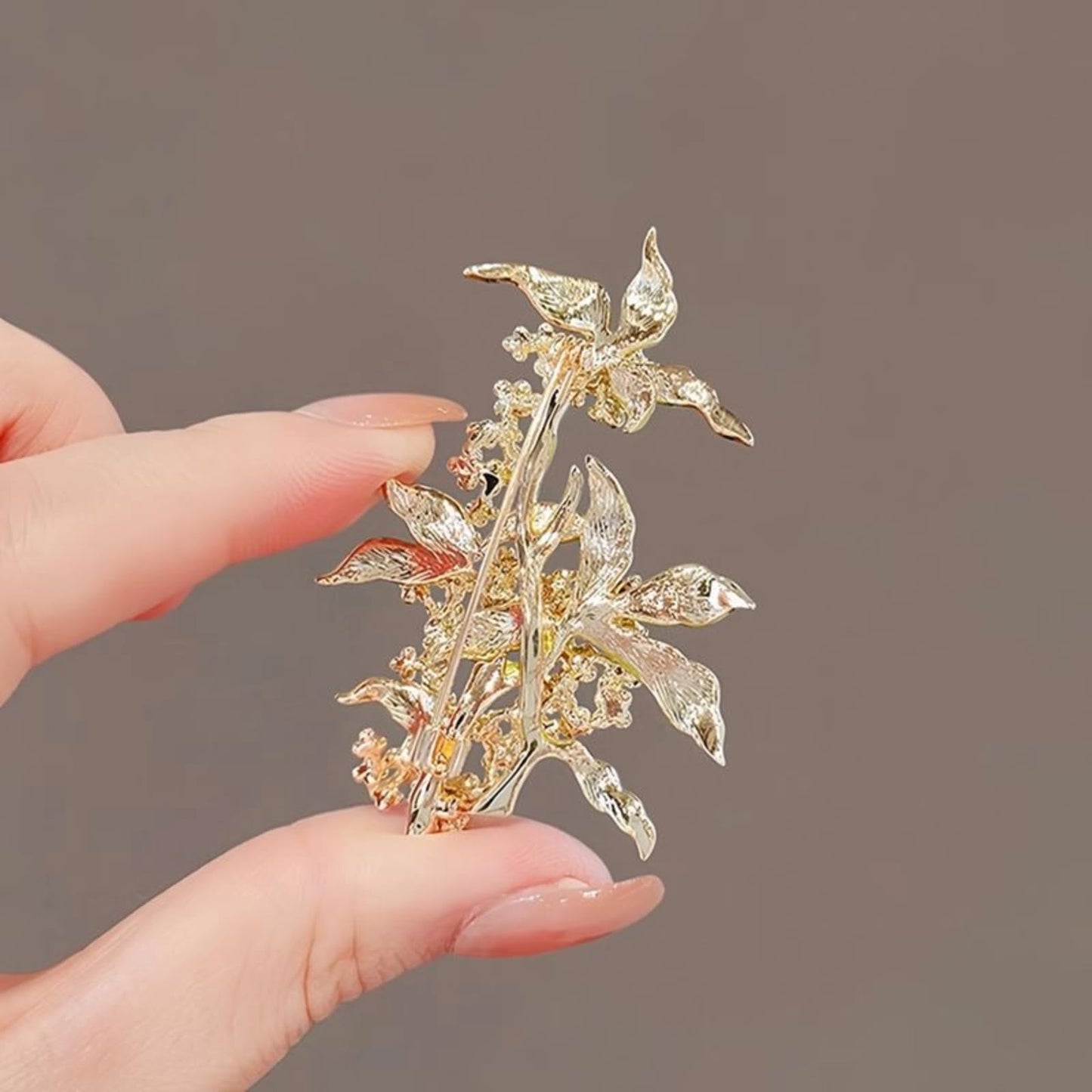 Elegant Flower Brooch for Women, Vintage Premium Enamel Boutonniere, Coat and Suit Pendant Necklace, Jasmine Magnolia Lily Osmanthus Designs (Osmanthus)