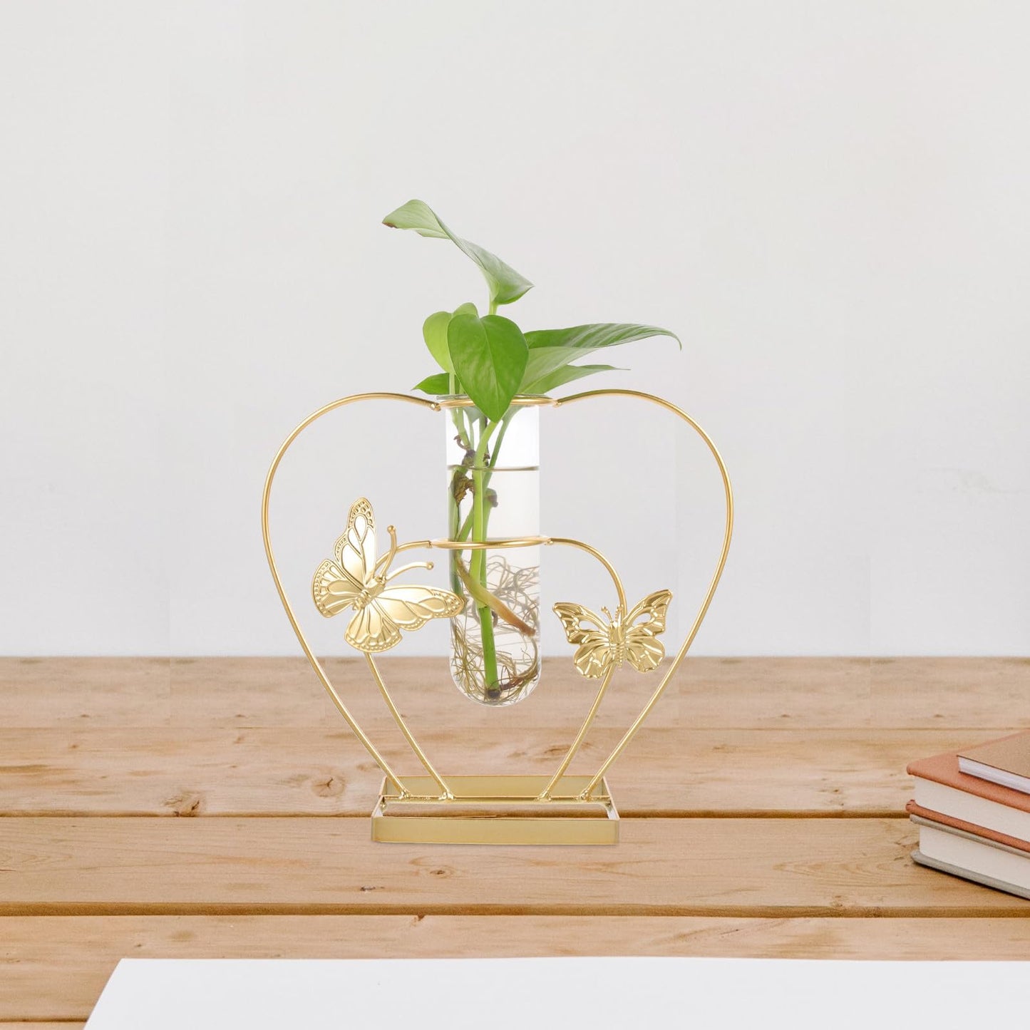 IMIKEYA Glass Plant Terrarium with Metal Frame and Heart-Shaped Insect Motif, Hydroponic Flower Holder for Home Décor, Desktop Decorative Glass Vase for Living Room and Office