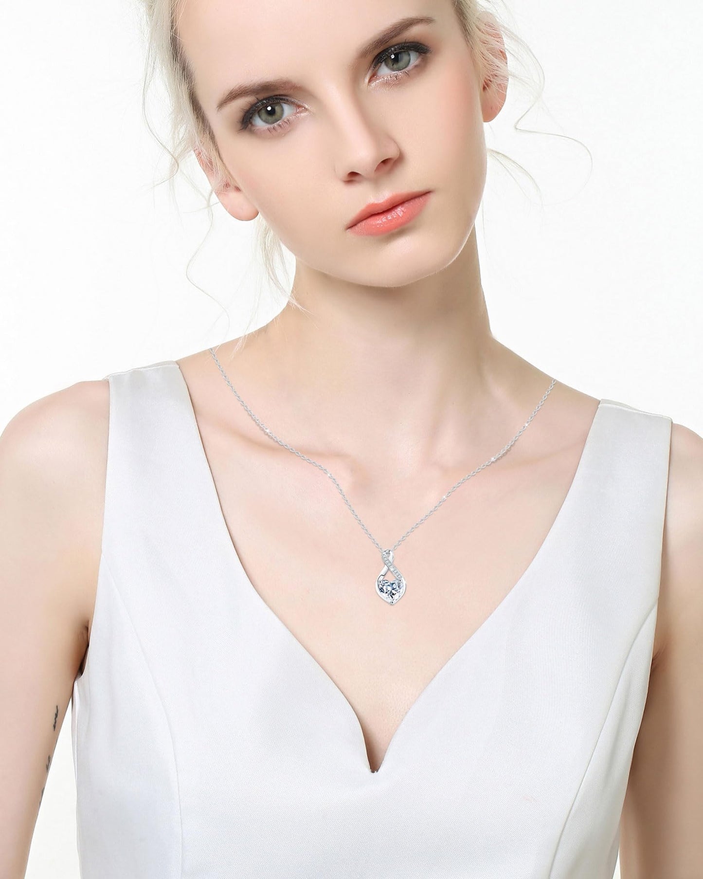 2 Carat Moissanite Necklace 925 Sterling Silver Jewelry AAAAA Cubic Zirconia Infinity Heart Pendant Necklace Best Gifts for Mom Women Girlfriend Grandma Friend Lover Her Wedding Birthday Anniversary