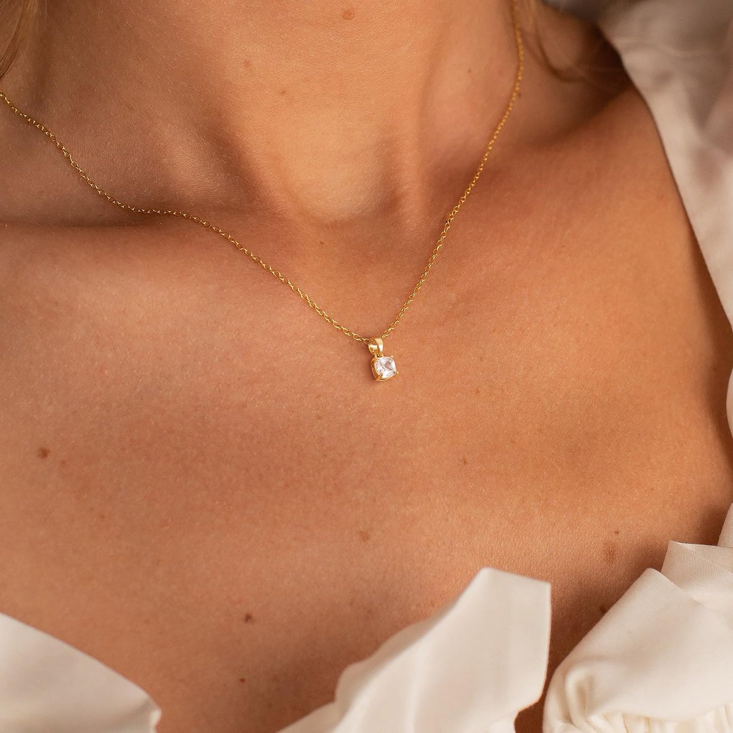 CUEZIY Dainty Necklaces for Women Cute Station Choker Necklace Cubic Zirconia Simulated Diamond Necklace Simple Layering CZ Necklace Trendy Jewelry Gifts (Square, Gold)