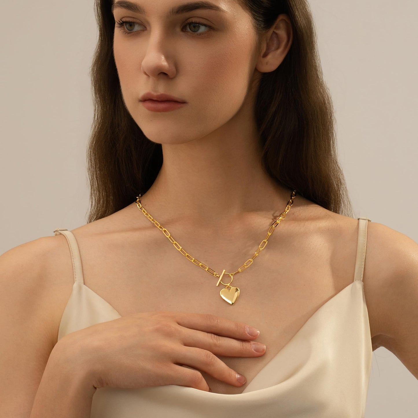 Rebinra Heart Necklaces for Women, 14K Gold Plated Heart Pendant Necklaces for Women Trendy Heart Locket Chunky Gold Necklace Dainty Gold Chain Necklace Jewelry Christmas Birthday Gifts for Women