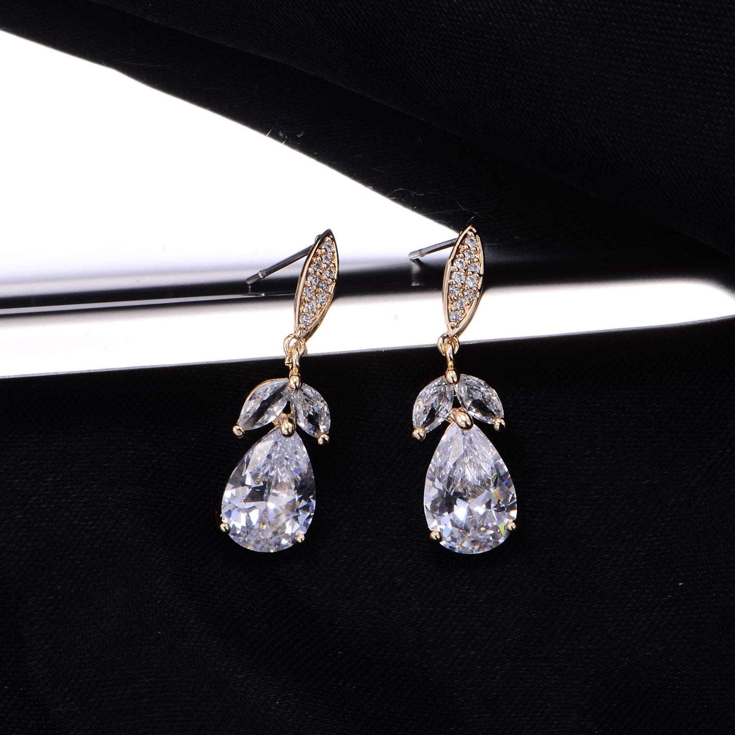 Women's Cubic Zirconia Bridal Earring - Elegant 14k Gold Plated Teardrop Cluster Floral Leaf CZ Crystal Rhinestone Wedding Earring for Bride Bridesmaids Mother of Bride Party Prom