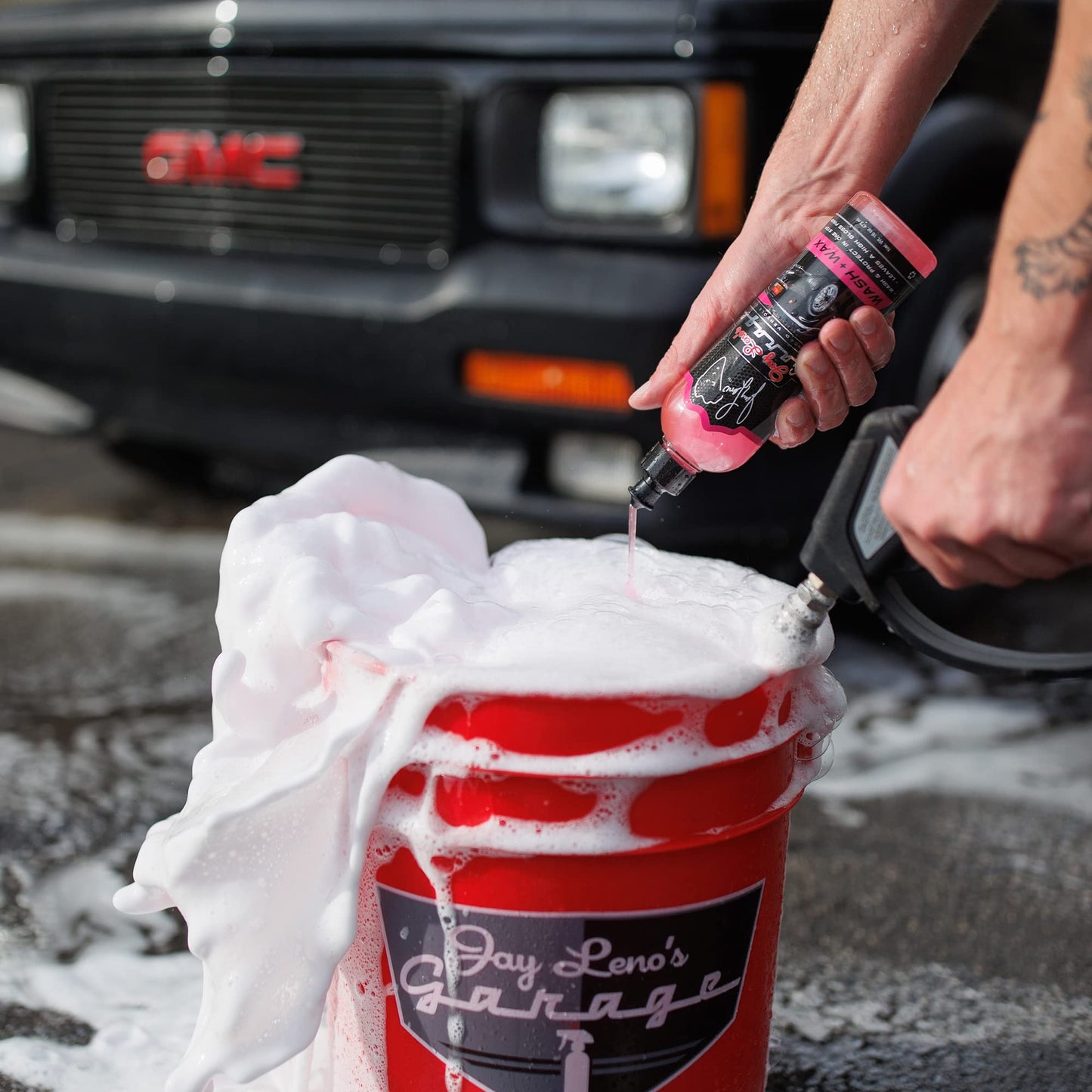 Jay Leno's Garage Car Detailing Kit with Bucket – Essential Car Cleaning Kit, Sprays, Liquids, Microfiber Towels, Applicators and Wash Mitt, All-in-One Car Detailing Kits for Interior & Exterior Care