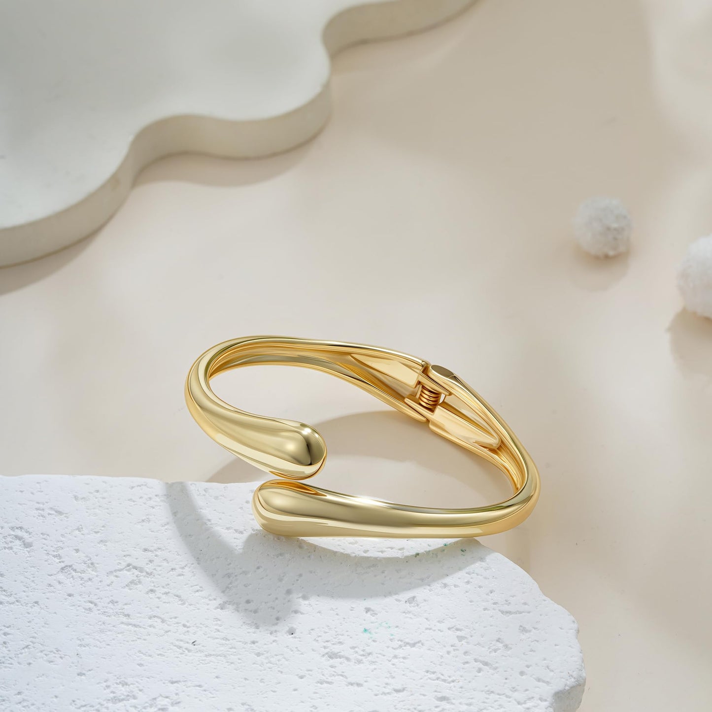 Eaciy Gold Bracelets for Women Trendy - 14K Gold Plated Bangle Bracelet Chunky Adjustable Twist Cuff Gold Bracelet Non Tarnish Waterproof Jewelry for Women Gifts