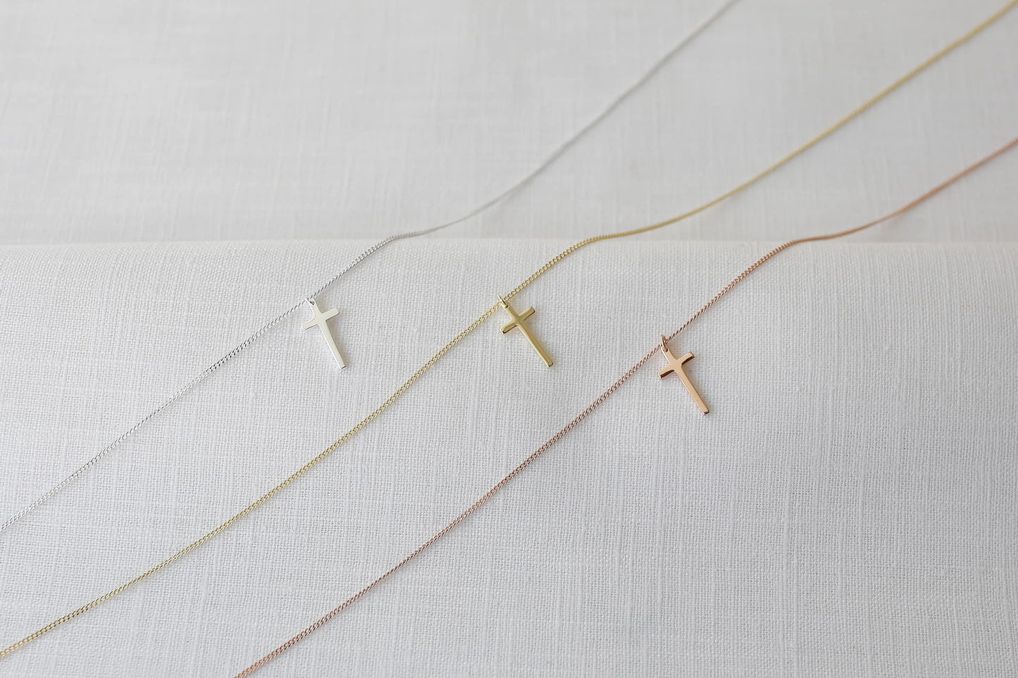 LUUK LIFESTYLE Necklace in 925 Sterling Silver with cross pendant and HAPPINESS gift card, lucky charm, Christian cross, protection against evil, classic sleek look, 19”, religious object, gold