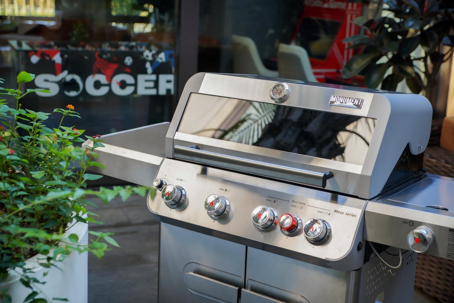 Monument Grills 4+1 Outdoor Barbecue Stainless Steel Propane Gas Grill, 4 Burners & 1 Side Burner 62,000 BTU Patio Garden Barbecue Grill with Knob Controls, Mesa415BZ