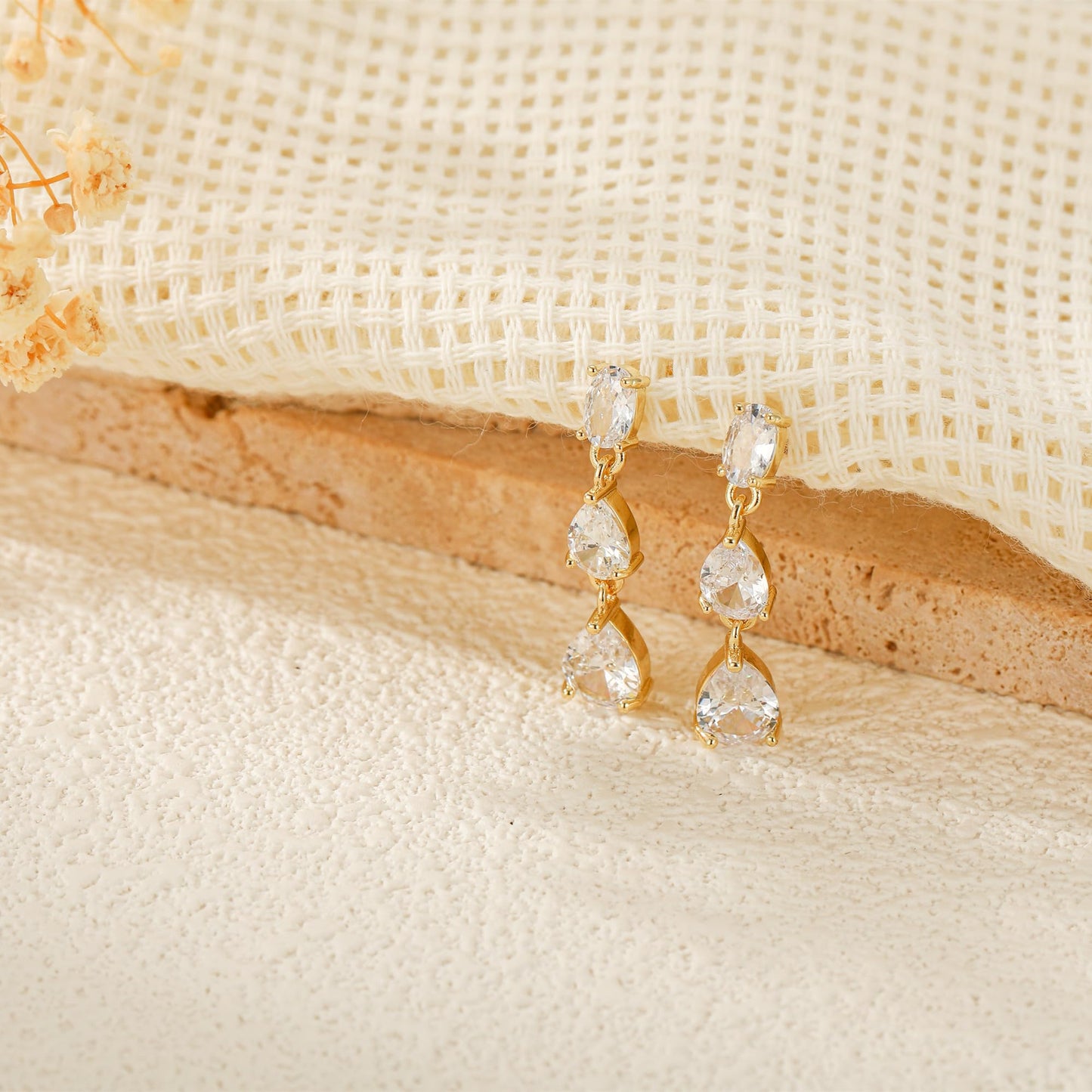 Lunvky 14K Gold Plated Dangle Earrings for Women Dainty Silver Drop Earring Trendy Long Dangling Wedding Bridesmaid Hoop Diamond Crystal Cute Earring Prom Jewelry Graduation Gifts