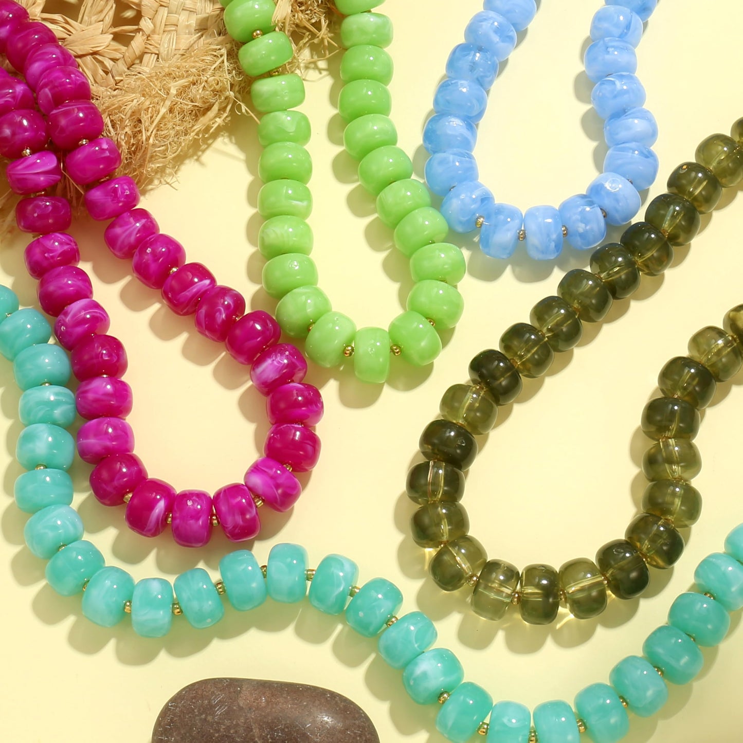 Badu Rose Chunky Beaded Necklace for Women,Acrylic Bead Choker Statement Necklace Cute Trendy Necklaces Jewelry Gifts