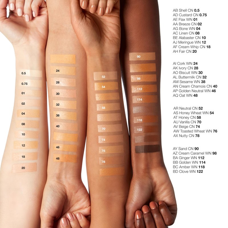 Clinique Beyond Perfecting Lightweight Liquid Foundation + Concealer For Dry Combination to Oily Skin Types | Full Coverage + Natural Matte Finish, Beige, 1 Fl Oz