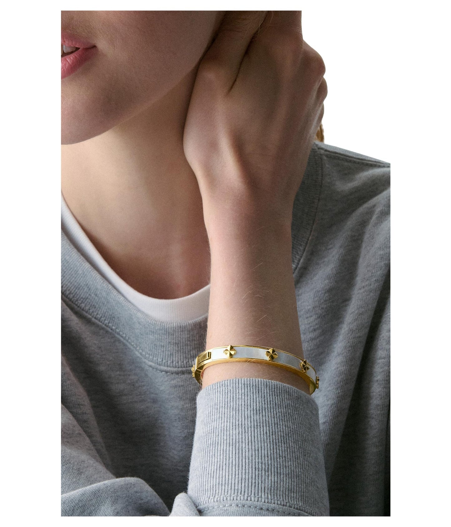 kate spade new york Spade Flower Bangle, Mother of Pearl, Brass, Women's Hinged Bracelet, Adult, Small, 24.63g, 2.13 Inch