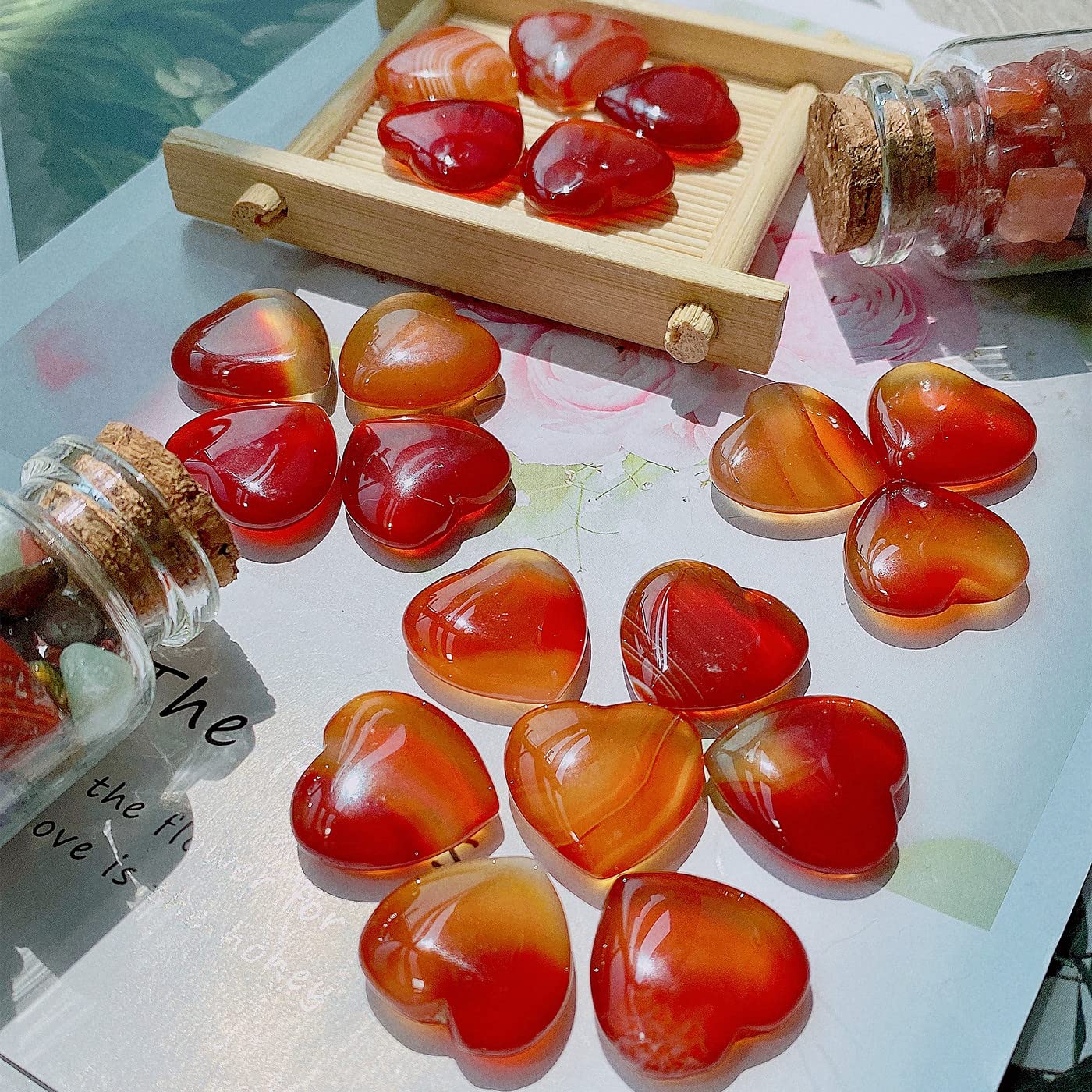 20 PCS Natural Heart Healing Crystals Red Carnelian Agate Polished Crystal Mini Pocket Stones Cute Palm Love Gemstones Set Bulk Wholesale Reiki Energy Balancing Meditation Valentine's Day Gift