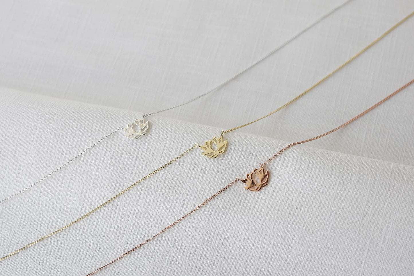 LUUK LIFESTYLE 925 sterling silver necklace with lotus flower pendant, HAPPINESS gift card, Asian zen jewelry for her, gift idea for friend, fiancée, birthday, adjustable chain length, gold