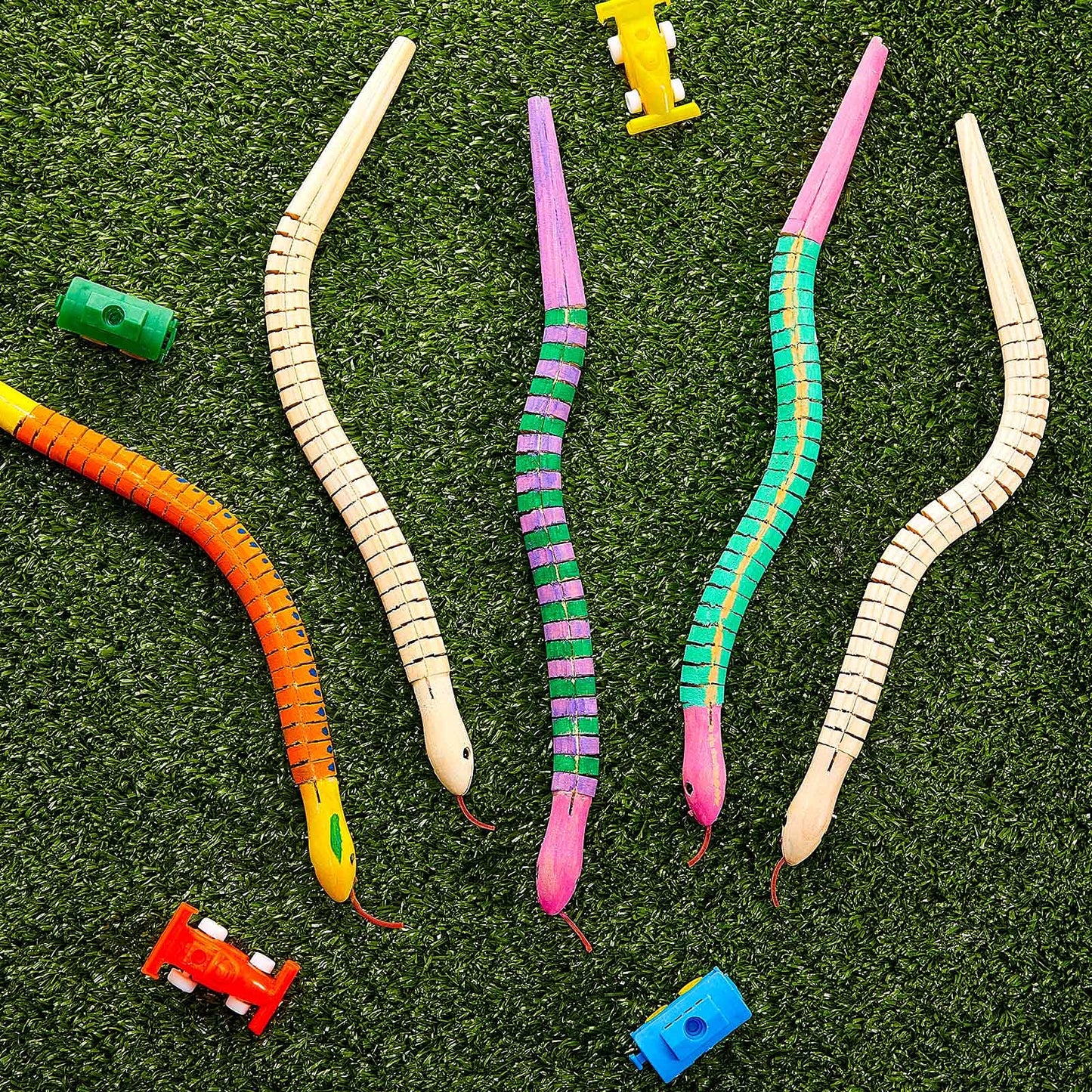 Gejoy 30 Pieces 12 Inch Wooden Snakes Unfinished Wiggly Jointed Flexible Wood Snakes to Paint Blank Canvas Animal Model for Arts and Crafts Halloween Birthday Party Supplies