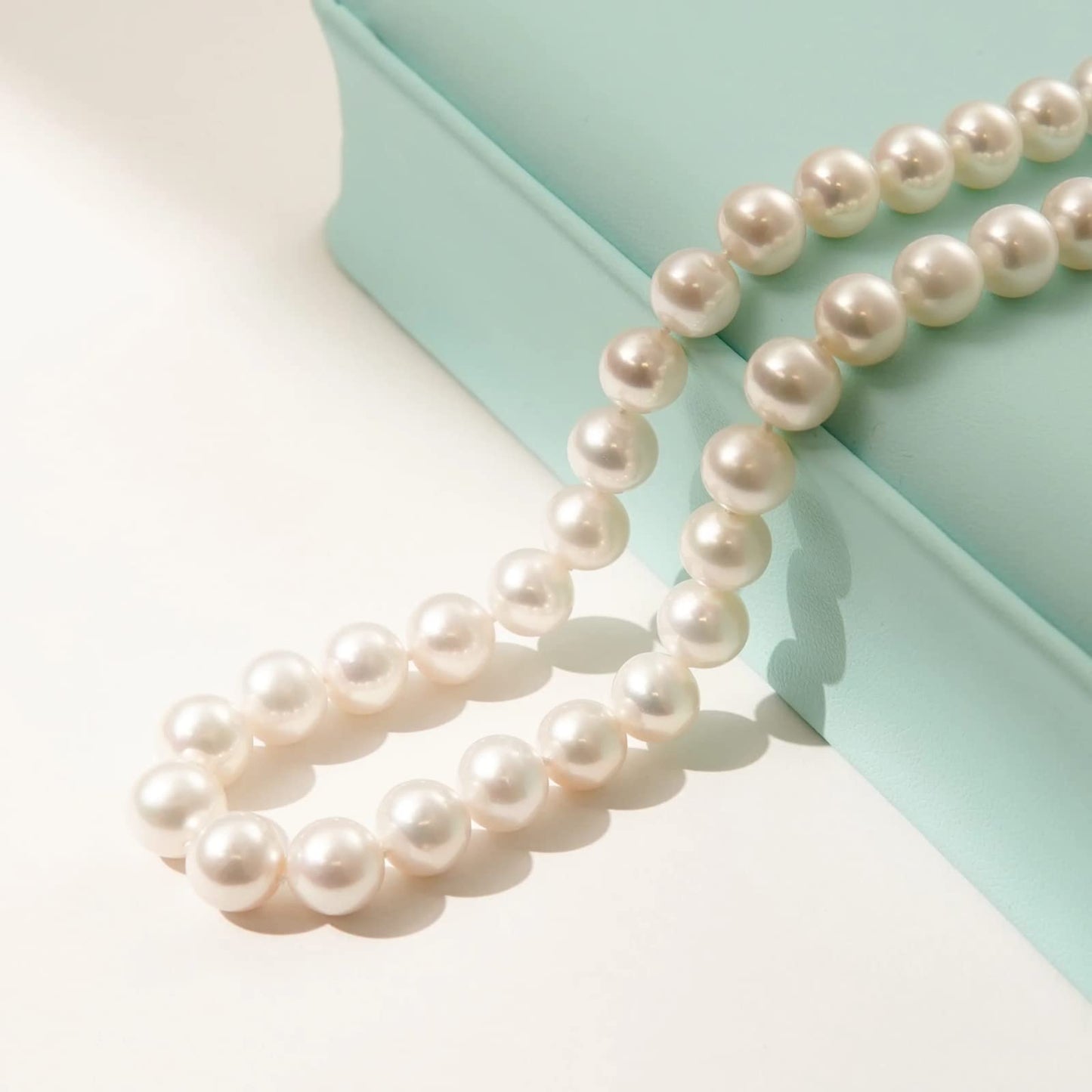 HUWODY Round White Simulated Shell Pearl Necklace Strand Pearl Choker Necklace Jewelry for Women 10mm 16inch
