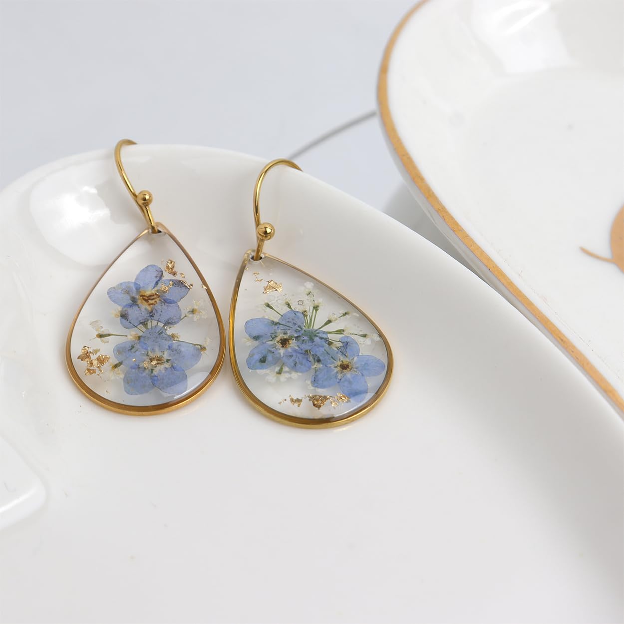 JeanBeau Handmade Pressed Flower Earrings for Women, Forget Me Wildflower Earrings Resin Blue Dried Flowers Gold Teardrop Dangle Drop Statement Floral Earings Jewelry Gift