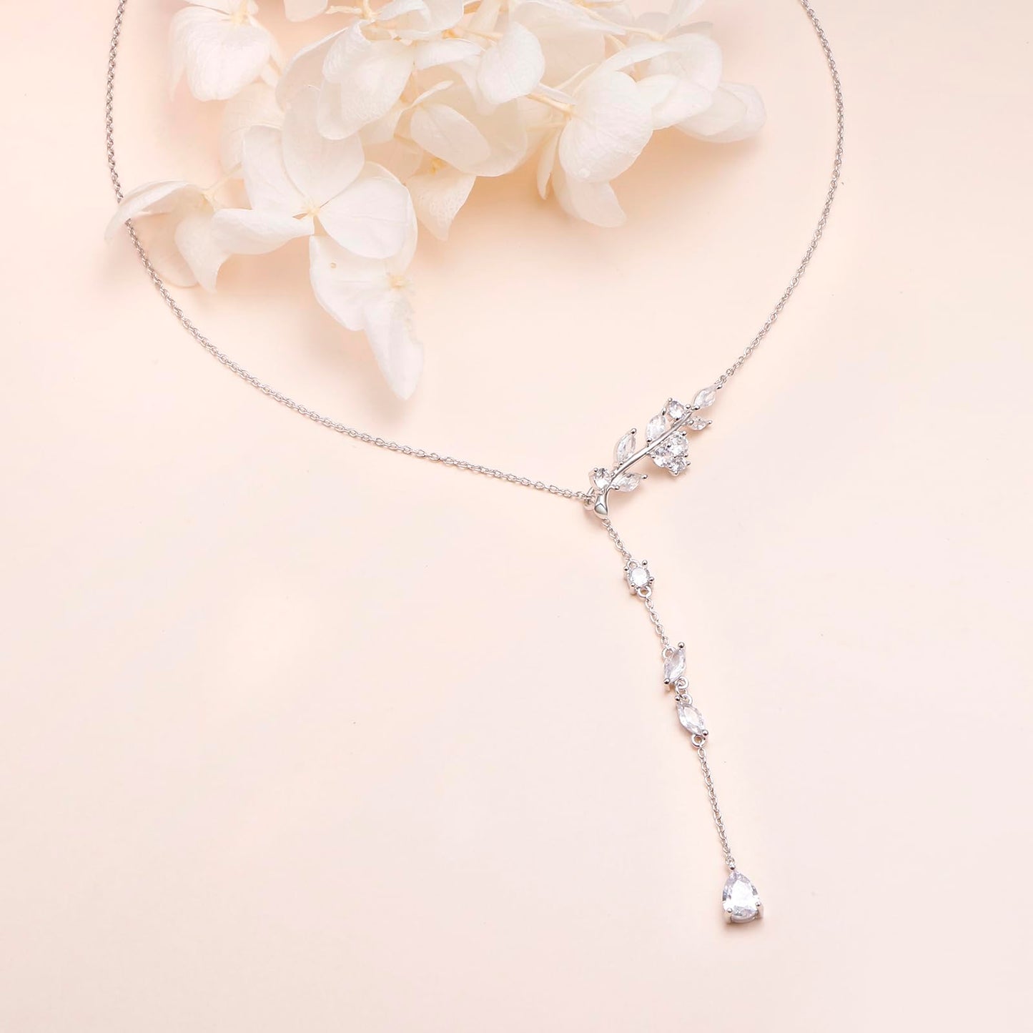 DAOCHONG Leaf Necklace Sterling Silver Leaf Pendant Long Chain Jewelry for Women and Lady Wedding Jewelry Cubic Zirconia Wedding Bridal Necklace for Brides Bridesmaid Gift