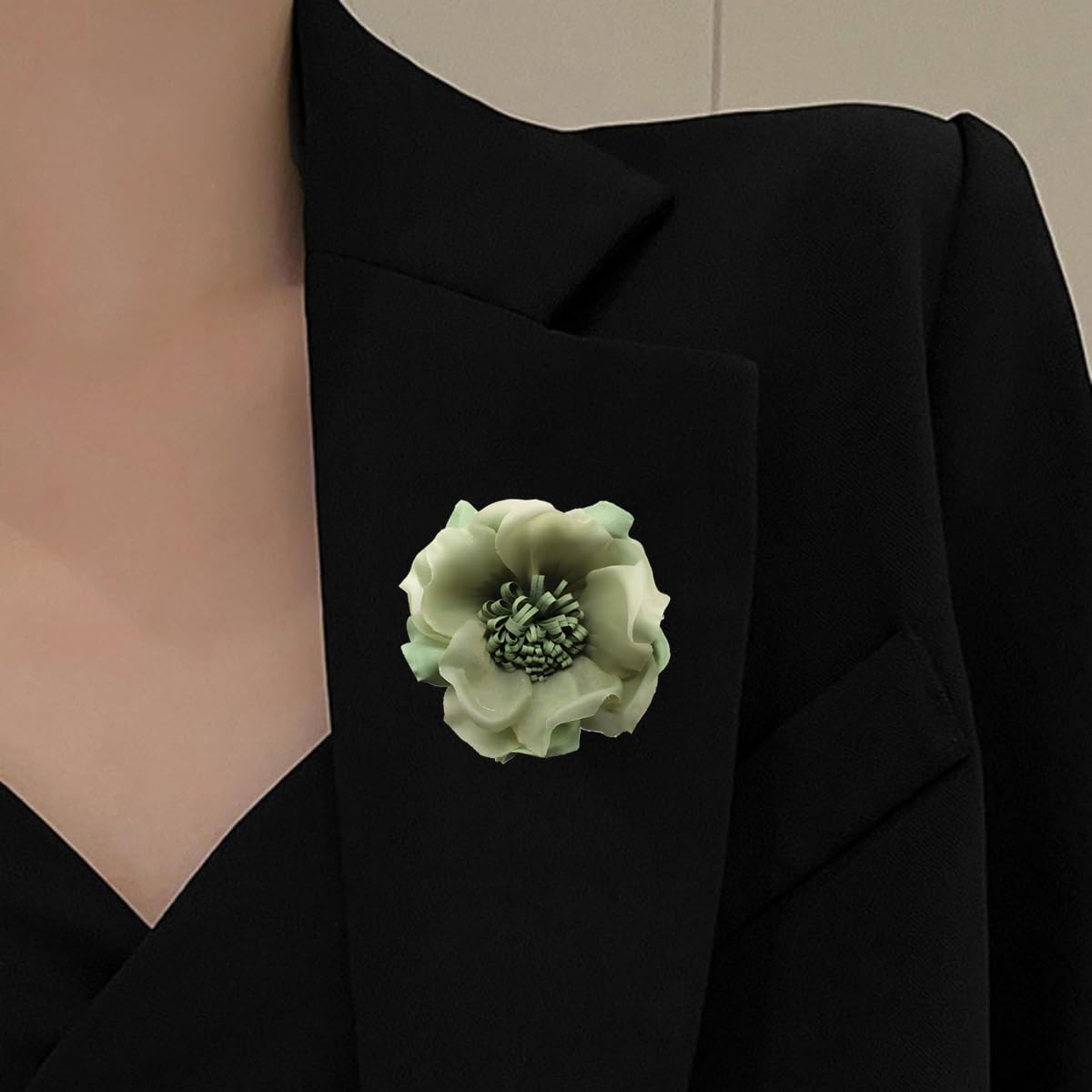 Elegant Large Cloth Flower Brooches Big Camellia Flower Brooch Pin for Women Dainty Cloth Fabric Rose Brooches Dress Skirt Scarf Hat Pins Clothing Decoration Accessories (Green brooch)