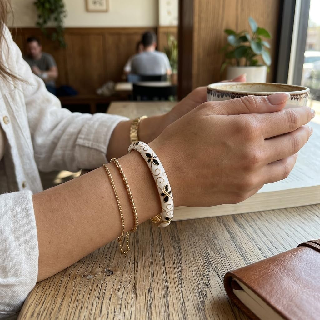 MQCEHTI Vintage Flower Cloisonne Bangle Bracelet for Women, Enamel Chunky Gold Plated Bracelets Jewelry Gifts (White Black Flower)