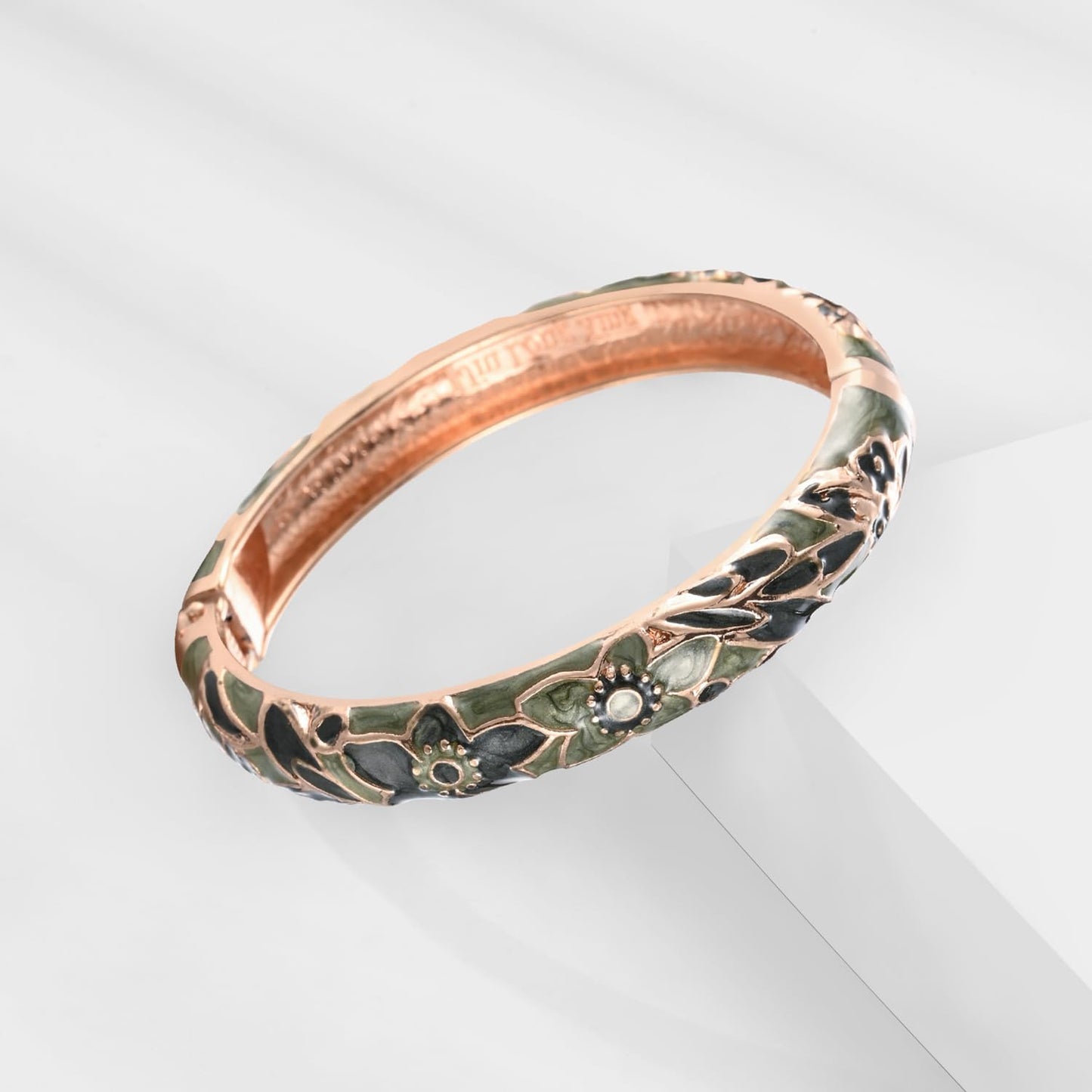 UJOY Designer Womens Couple Bangles Flower Enamel Bracelets Jewelry Box for Women Gift 55A67-55A101 Green