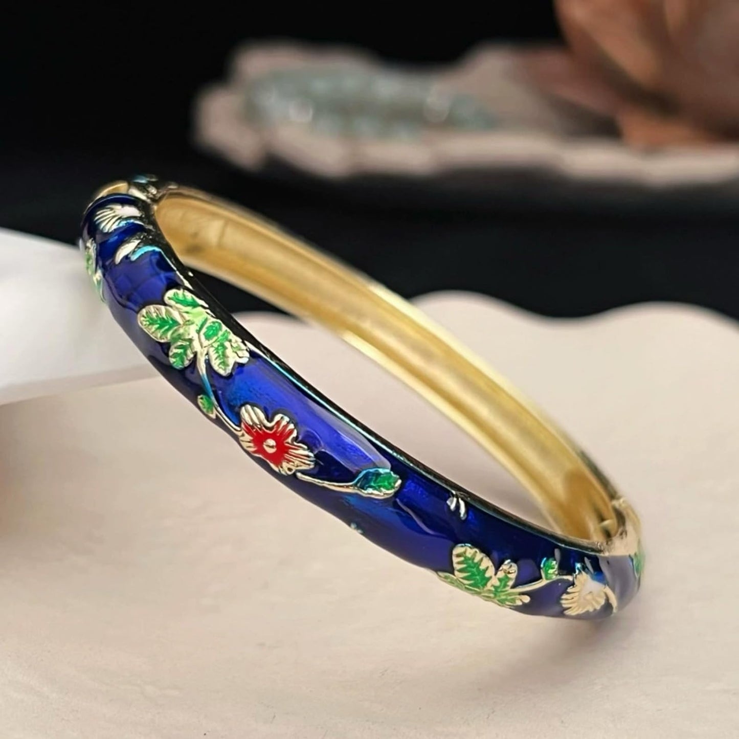 KummerSaprk Vintage Flower Bangle for Women Chinoiserie Cloisonne Bracelet for Women Trendy Women's Bangle Bracelets Cloisonne Jewelry Gifts
