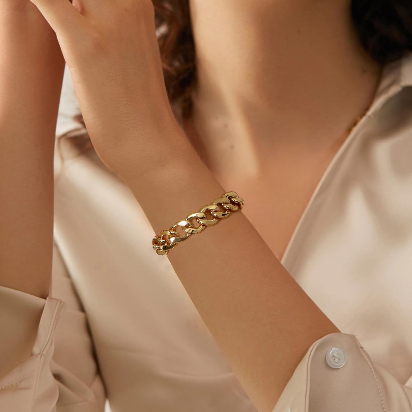 LANE WOODS Chunky Gold Bracelet for Women 14k Gold Plated Diamond-Cut Cuban Chain Link Bracelet for Men Classic Jewelry