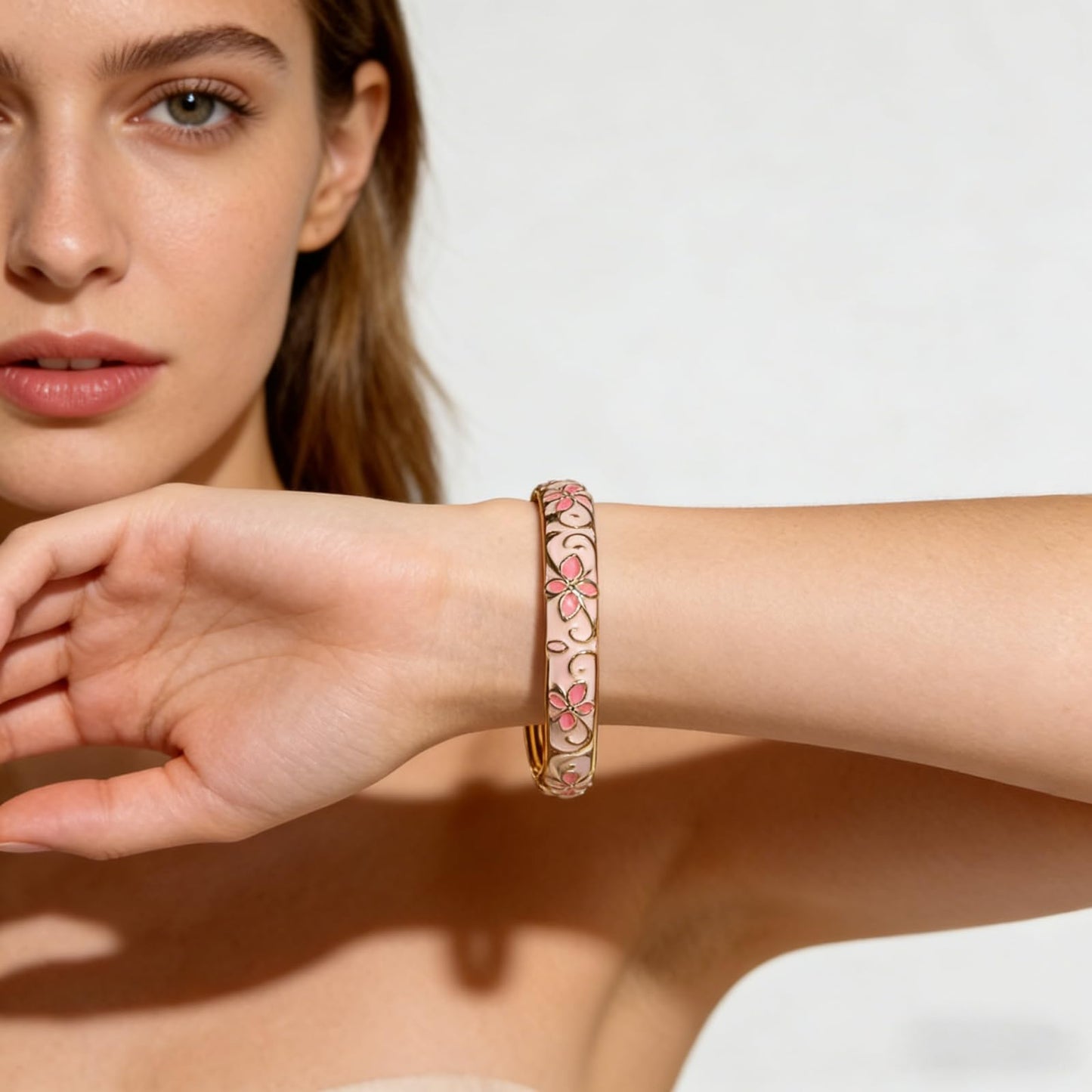 MQCEHTI Vintage Flower Cloisonne Bangle Bracelet for Women, Enamel Chunky Gold Plated Bracelets Jewelry Gifts (Pink Pink Flower)