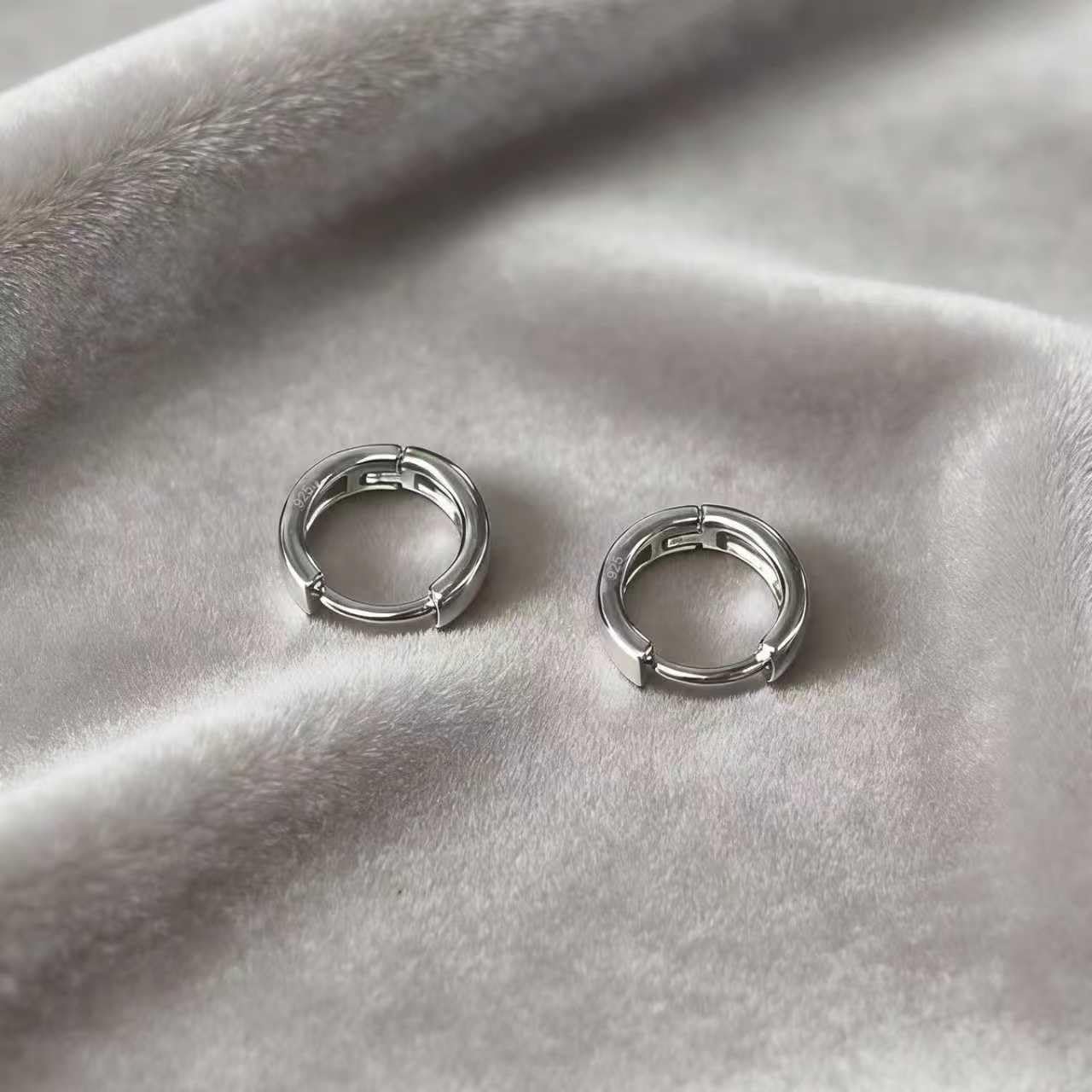 Italian Sterling Silver Earrings for Men Hoop Huggie Earring Polished, Jewelry for Alentine's Day, Father's Day, Thanksgiving Gifts, Birthday Presents (Small shiny hoop)