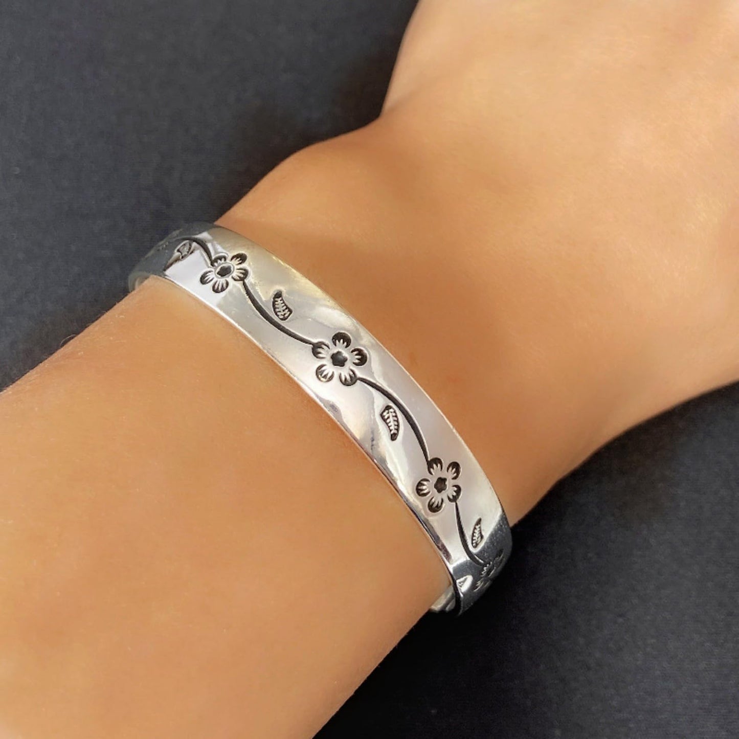 Chunky Wide S925 Sterling Silver Bangle Bracelet for Women Pretty Handmade Floral Open Cuff Bracelet Simple Elegant Adjustable Silver Cuff Bangles Trendy Womens Jewelry Birthday Holiday Acessories