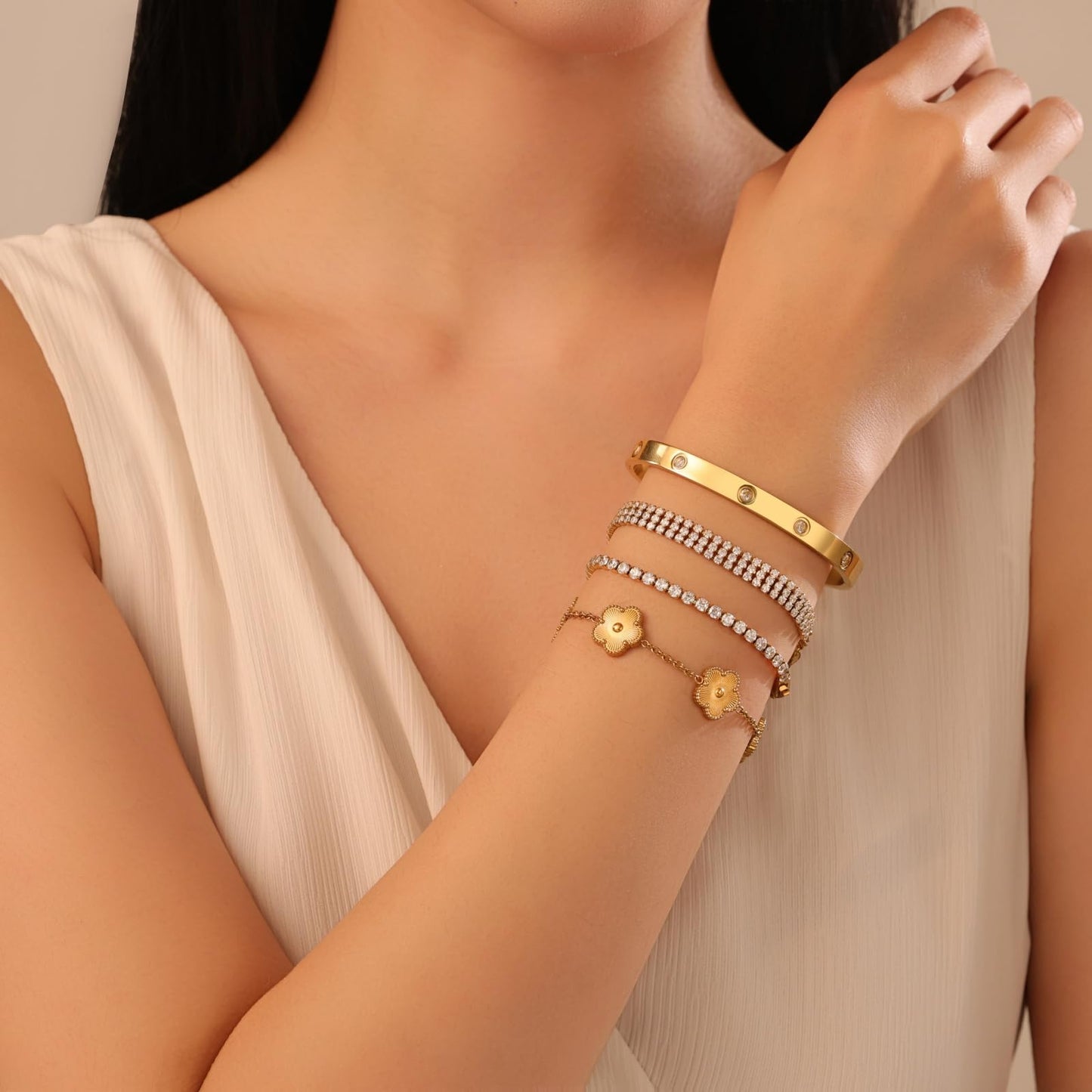 MVCOLEDY 18 K Gold Plated Love Bracelet Stack for Women 4-Piece Bracelet Shell Floral Clover Chain, Tennis Chain and Crystal Gold Bangle, Love Bracelet Design Gift Jewelry for Valentines Day
