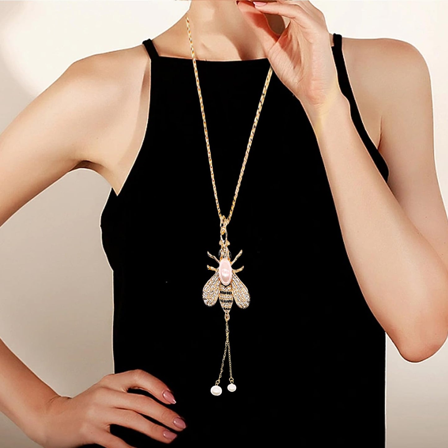 Honey Bee Necklace Crystal Insect Themed Bee Necklace Animal Fashion Shell Pearl Long Necklaces Gold Tone for Women Jewelry(Pink pearl nceklace)
