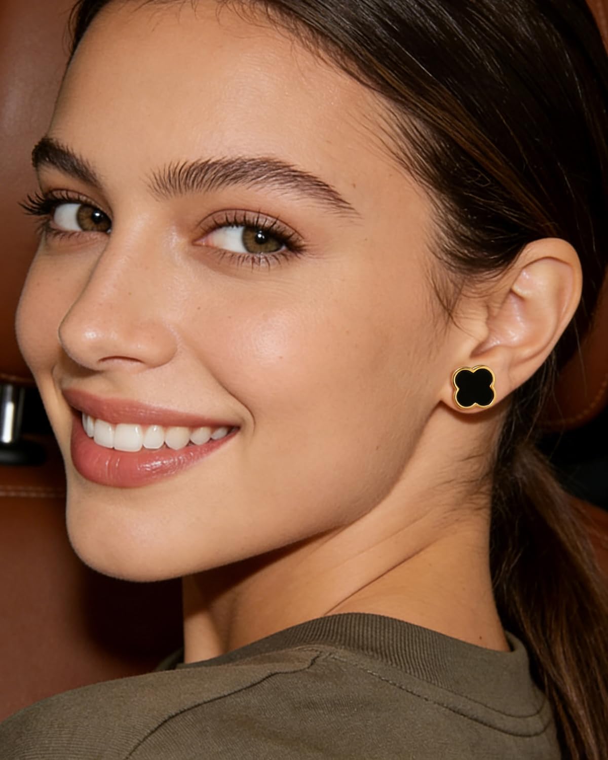 Aimétte Monette 18K Gold Plated Jewelry Set, Clover Necklace Stud Earrings for Women Hypoallergenic Black Lucky Clover Pendant Necklace Gifts for Women Trendy