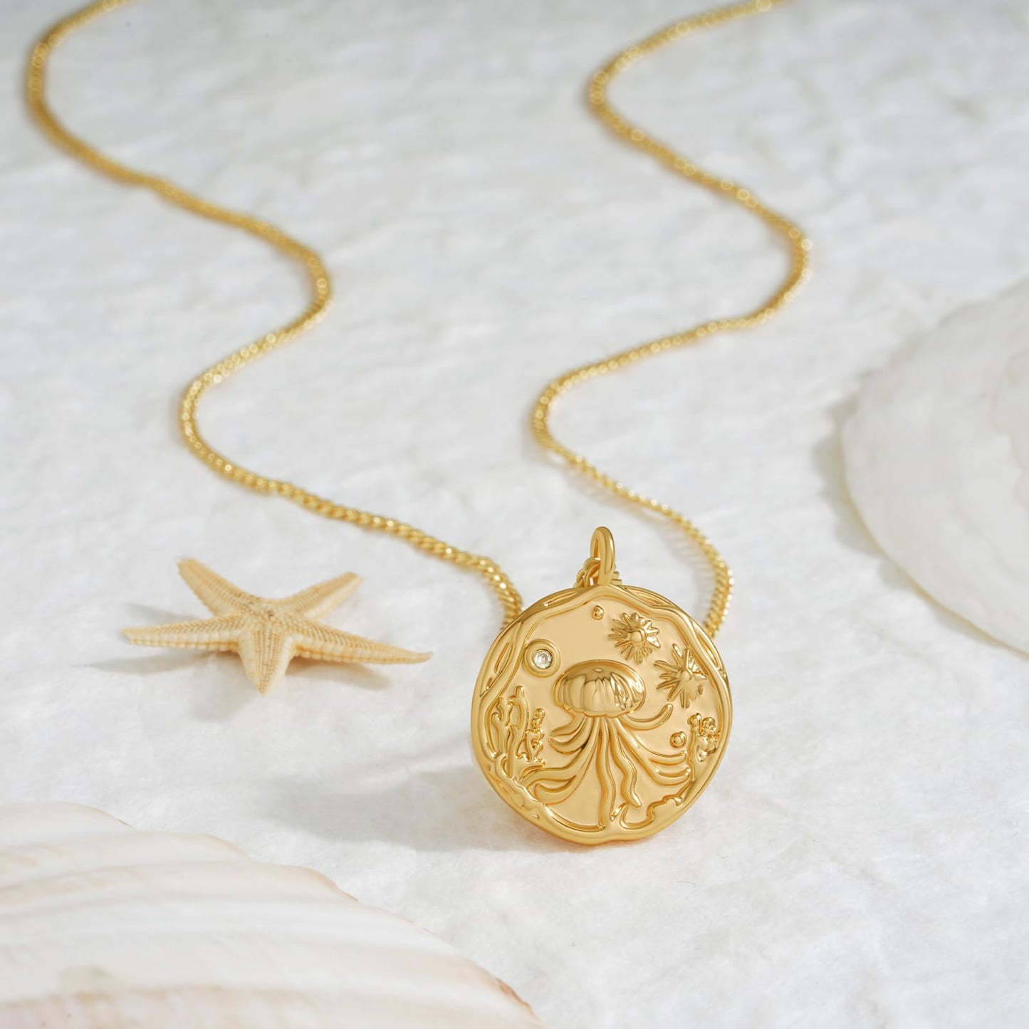 MEVECCO Dainty Gold Jellyfish Pendent Necklace for Women 18K Gold Plated Beach Cute Jellyfish Necklace Pearl Boho Handmade Ocean jewelry