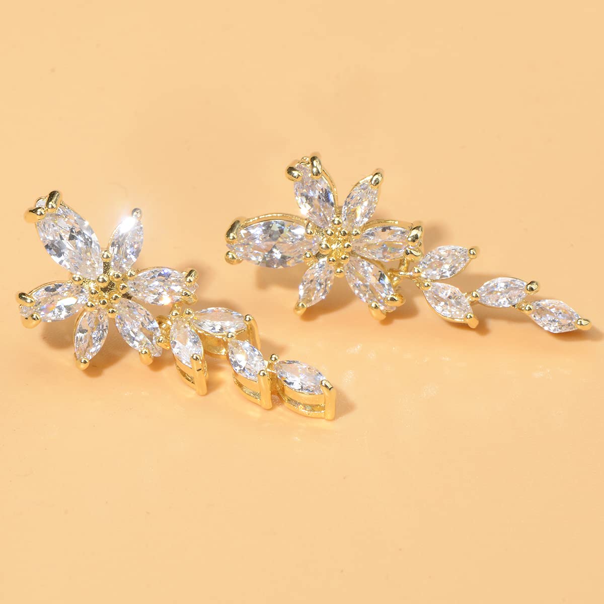 Cubic Zirconia Bridal Earrings Women’s Marquise CZ Cluster Floral Leaf Crystal Rhinestone Dangle Drop Earring for Bride Bridesmaids Mother of Bride Party Prom