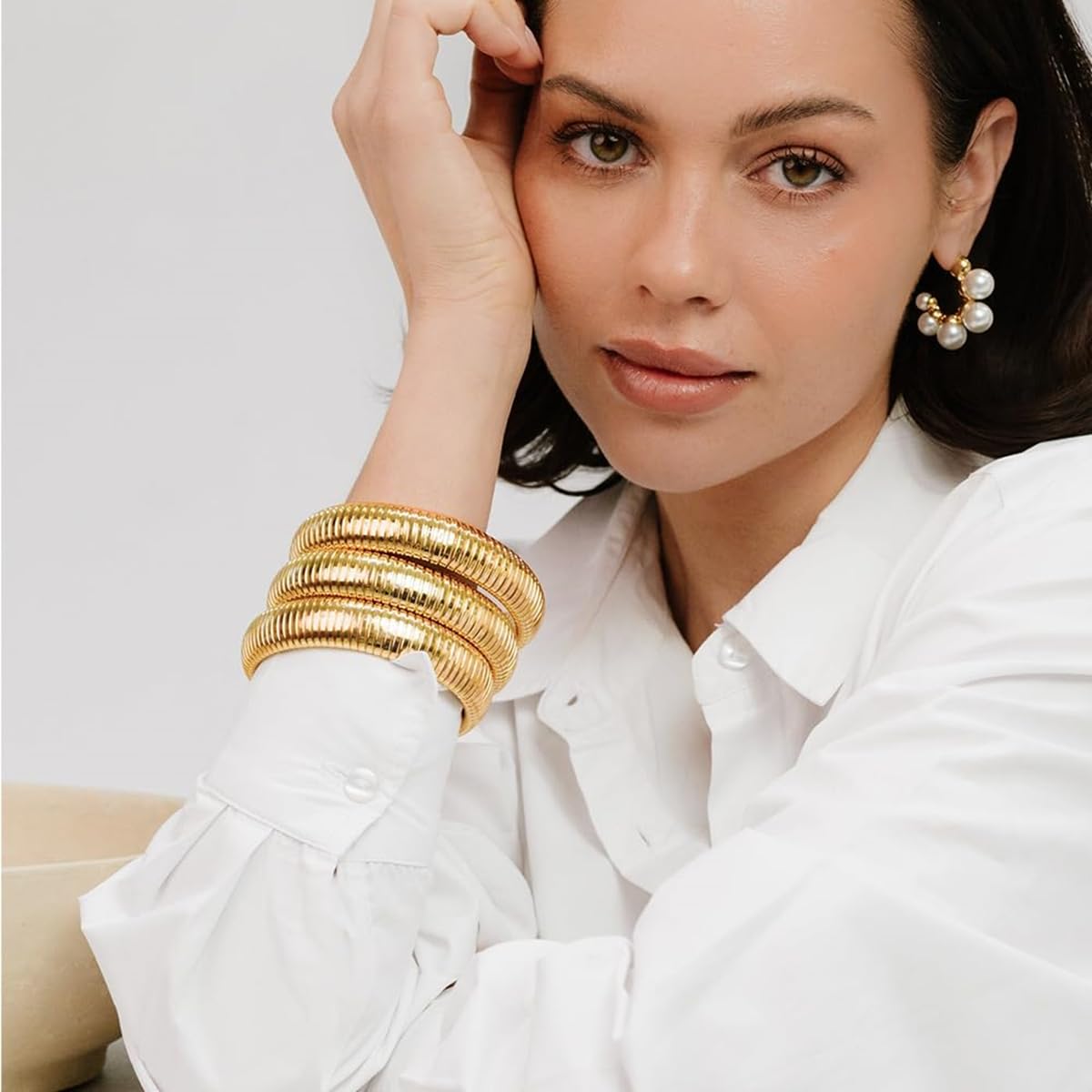 JUNYANGY Gold Bracelets for Women Set of 3 Gold Chunky Stretch Bangles Bracelets 24K Gold Plated Stainless Steel Bracelets Flexible Wide Stack Bracelets Designer Look Alike Jewelry for Women