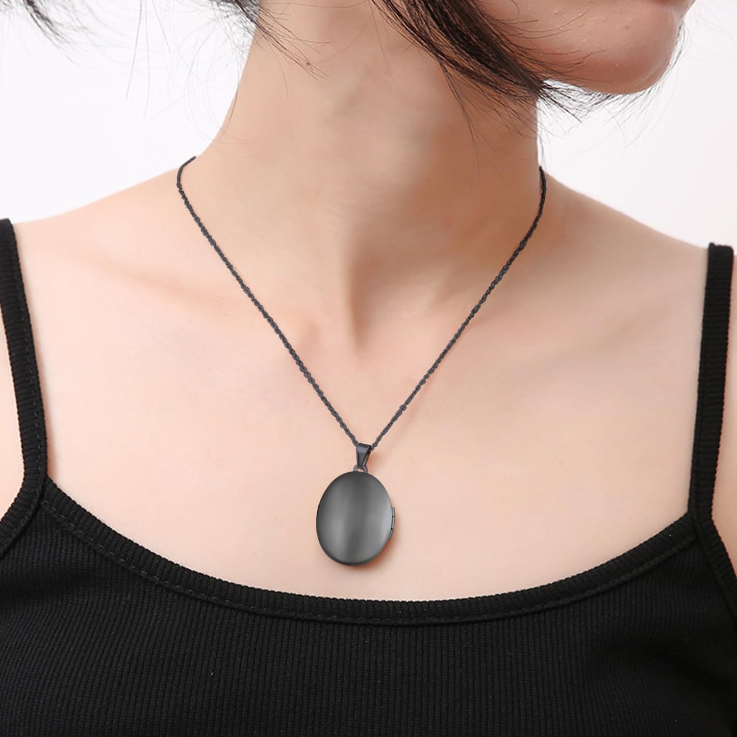 PHOCKSIN Glossy Black Lockets Personalized Oval Locket Necklace Custom Photo Locket Necklace for Women Picture Locket Necklaces with Text Engraved Customized Gifts for Mom Daughter