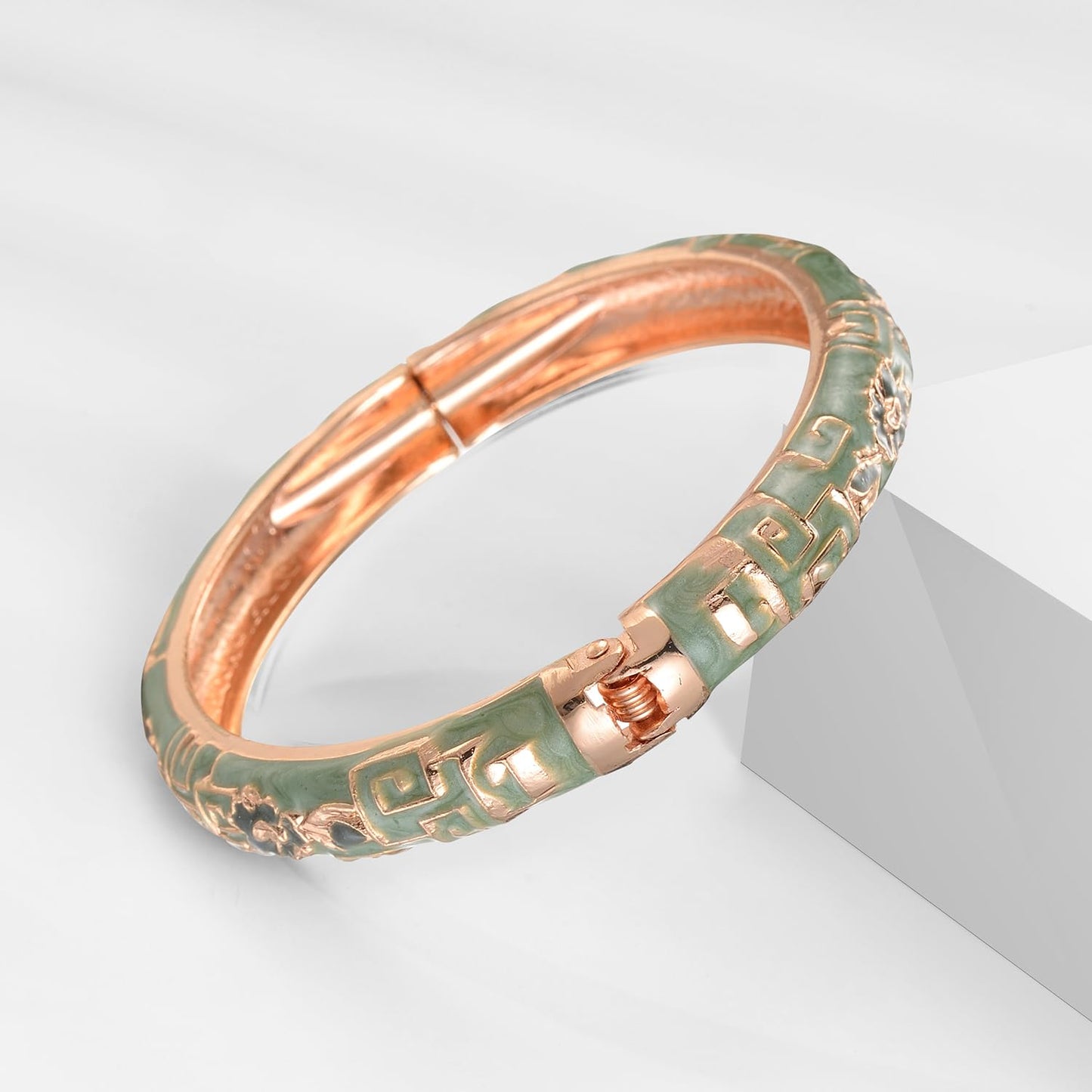 UJOY Vintage Cloisonne Bracelet Beautiful Flower Enamel Hinge Plated Bangles Jewelry for Women's Gifts 88A08-55A114 Green