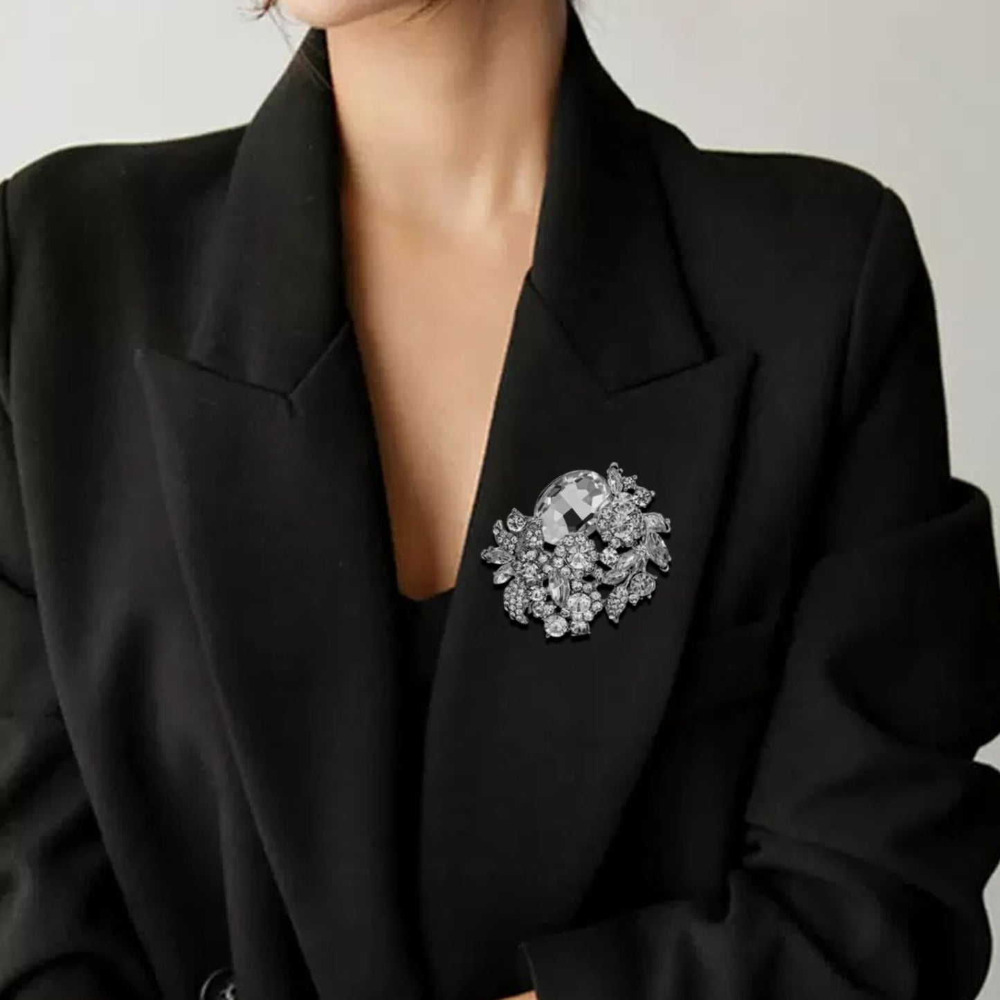 SELOVO Silver-Tone Flower Crystal Brooch Pin Rhinestone Brooch for Wedding Bridal Dress Suit Formal Accessories