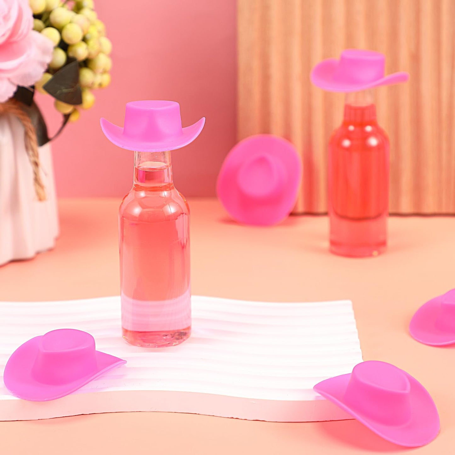 Baderke 30 Packs 1. 7 oz Mini Liquor Bottles with Caps and Mini Cowboy Hats Plastic Shot Bottles with Cap and Cowgirl Hat for Birthday Wedding West Cowboy Bachelorette Party