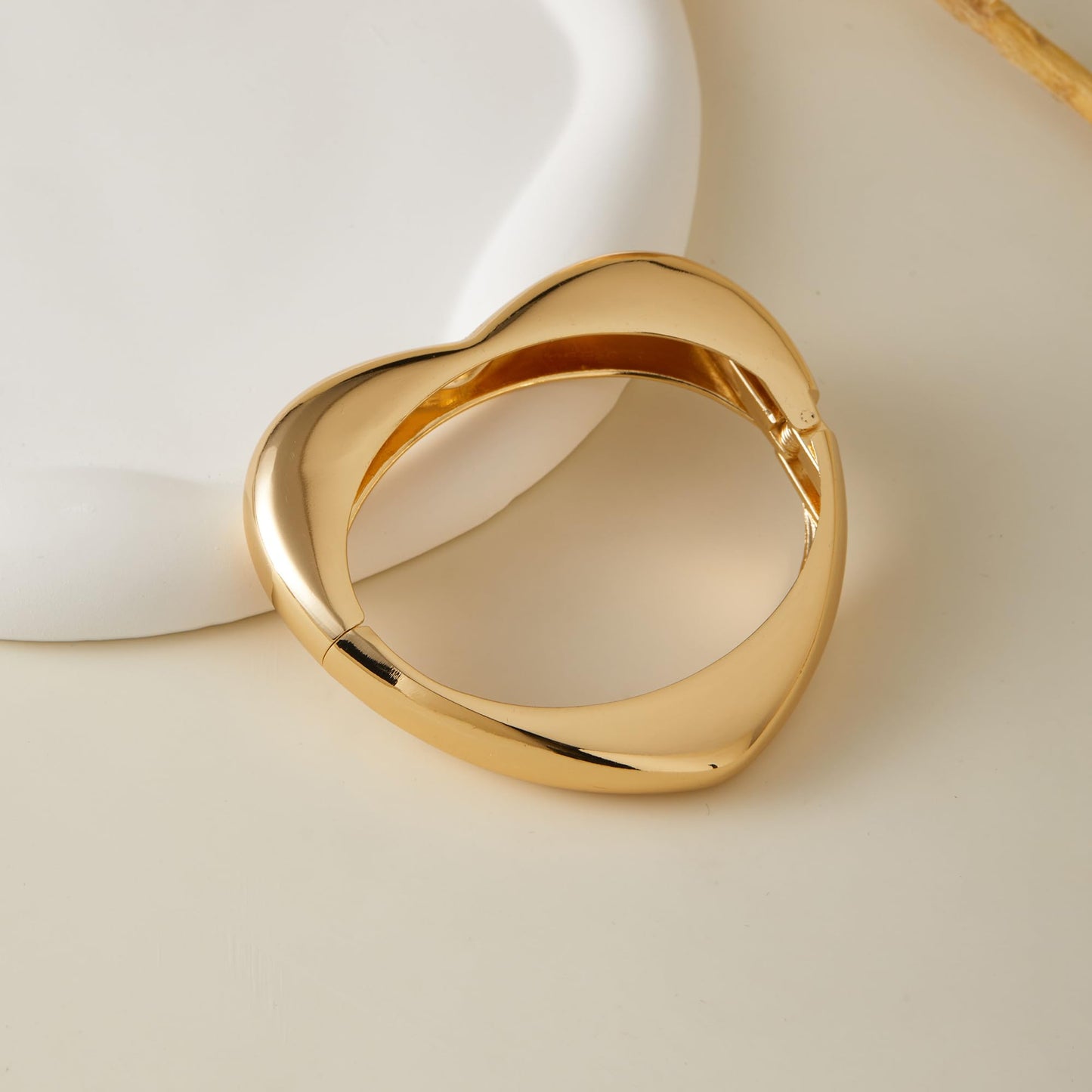 MIJENITI Chunky Gold Bangle Bracelets for Women, Dainty Heart Bangles, Trendy Statement Cuff Bracelet Fashion Jewelry Gifts