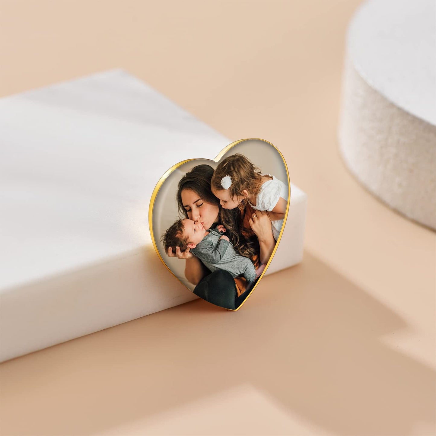 Custom4U Custom Brooch Photo Heart Shaped Wedding Bouquet Charm Memorial Keepsake Boutonniere Pin Memorial Gift for Mother of Bride Groom Or Flowers