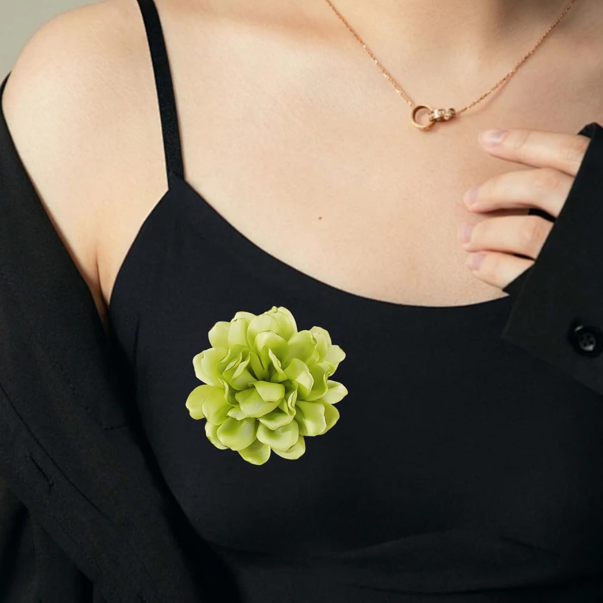Elegant Large Cloth Flower Brooches Big Camellia Flower Pin for Women Dainty Cloth Fabric Rose Brooches Dress Skirt Scarf Hat Pins Clothing Decoration Accessories (Green 2)