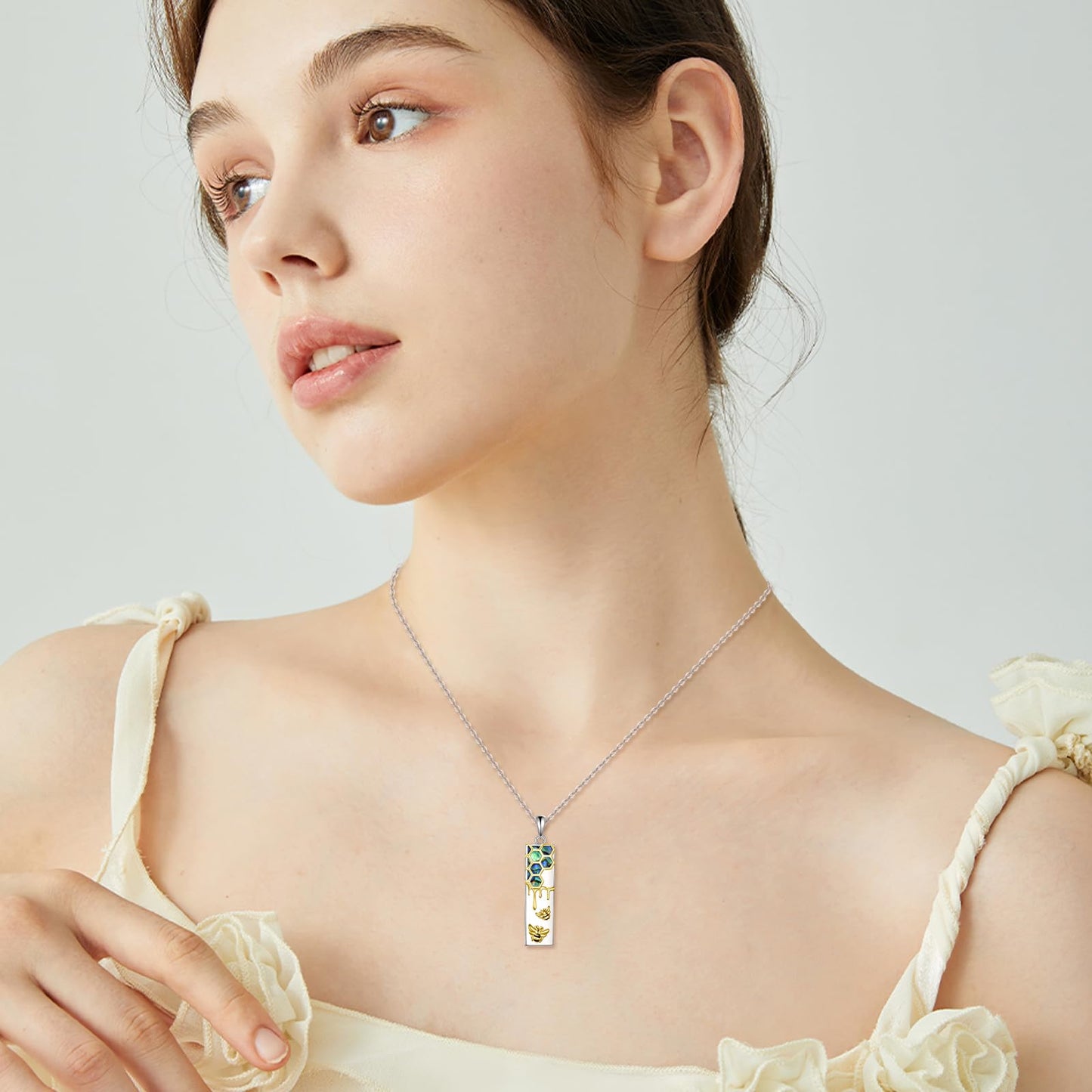 YFN Bee Necklace 18K Gold Plated 925 Sterling Silver Honeycomb Pendant Jewelry Gifts for Women Men Nature Lovers