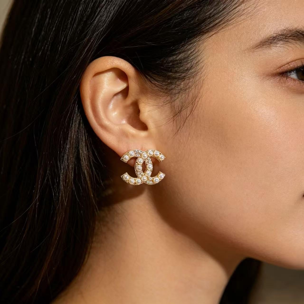 Pearl Rhinestone Interlocking Curved Stud Earrings, Gold Tone Elegant Hollow Geometric Pierced Earrings, Classic Luxury Style Pearl Jewelry Earrings for Women Daily Wedding Party Accessorie