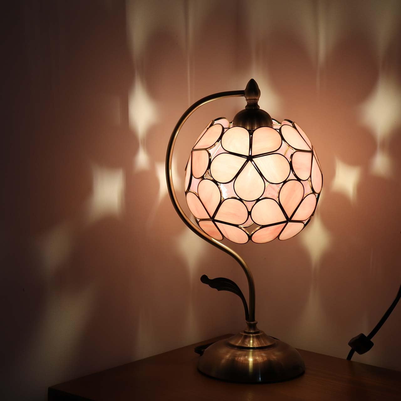 Bieye L10836 Tiffany Style Stained Glass Flower Petal Table Lamp with Brass Base for Home Décor (Pink, 8“ Flower Ball)