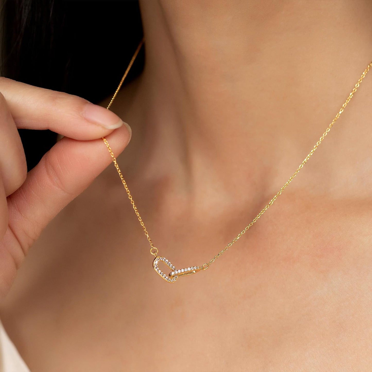 Zeffy Dainty Diamond Paperclip Necklace Simple Cute Minimalist Open Oval Necklaces Jewelry for Women Gifts