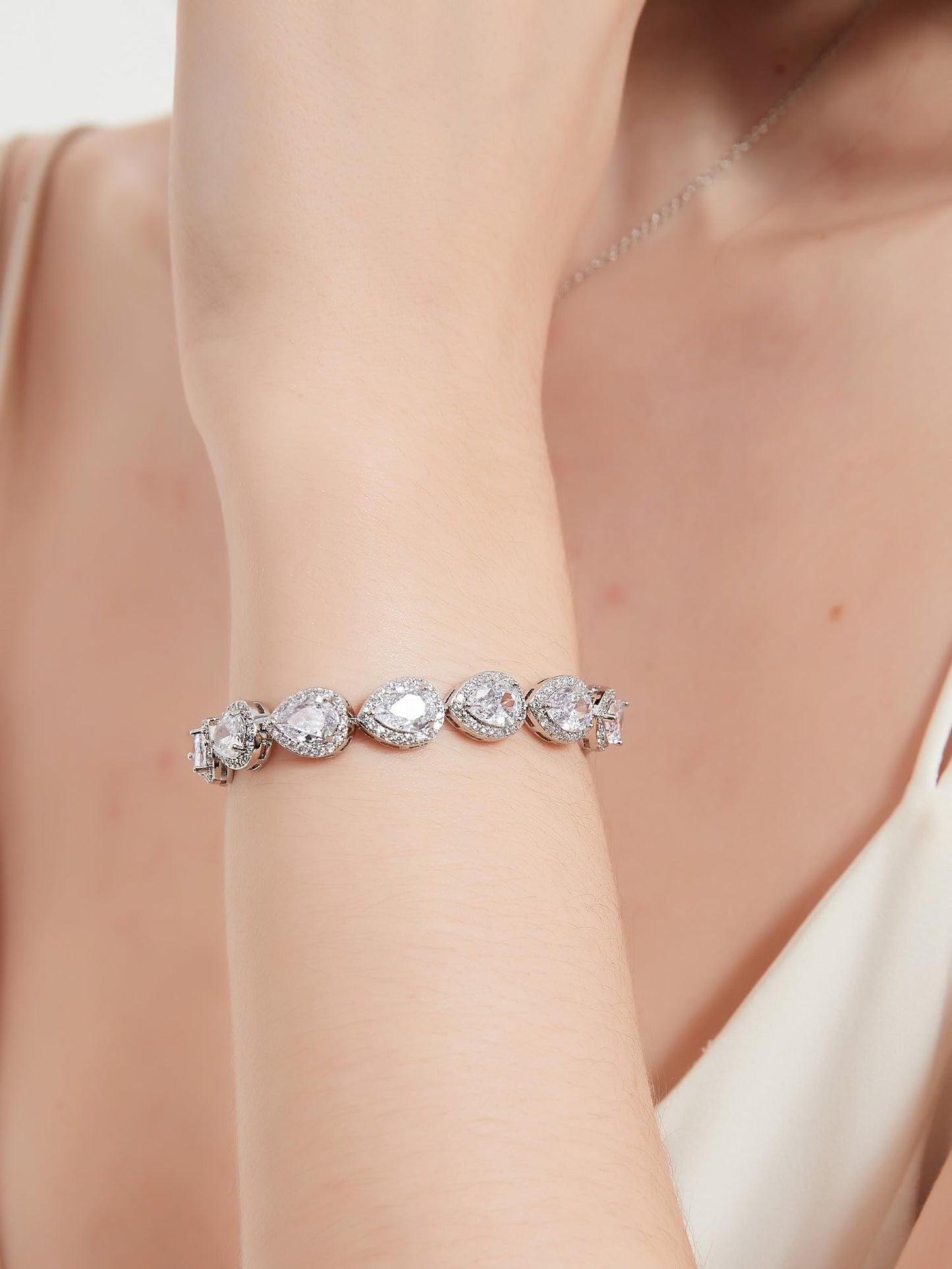 UDYLGOON Elegant Bridal Jewelry Set for Bride Bridesmaid Wedding Prom Teardrop Necklace Earrings Bracelet Set