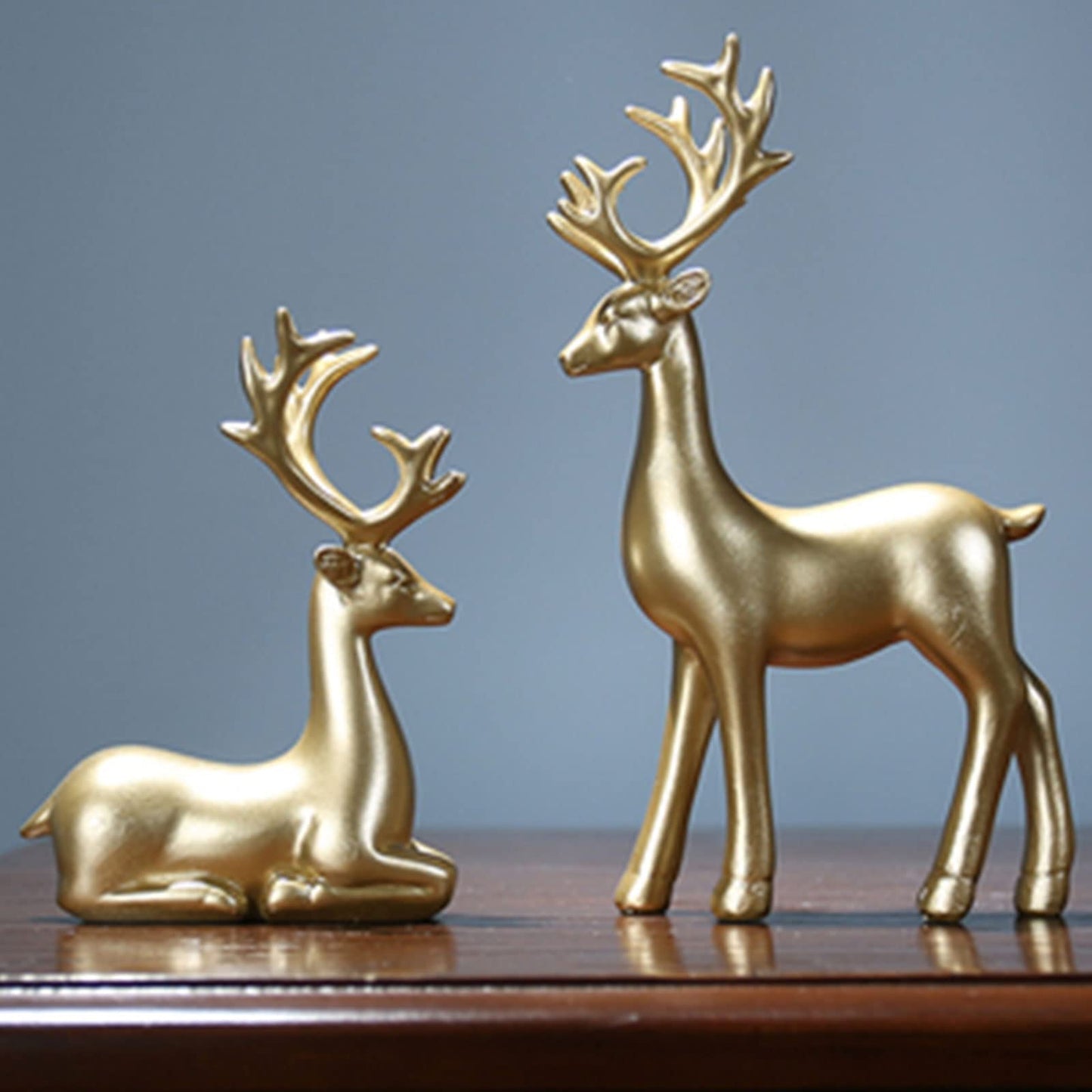 2PCS Carved elk Statue Resin Ornaments, Christmas Reindeer Fortune Seeking Decoration Modern Retro Art Standing and Sitting Posture, Applicable to Living Room and Bedroom (Pure Gold)